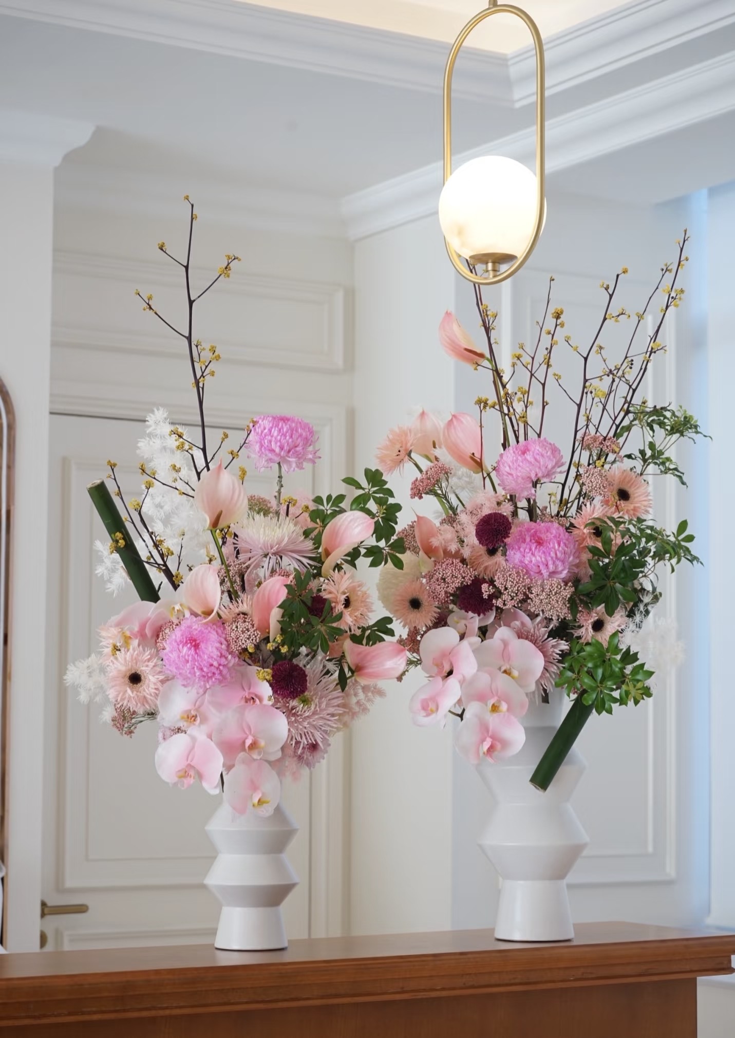 Mira Fleur corporate floral — installation, mira palette