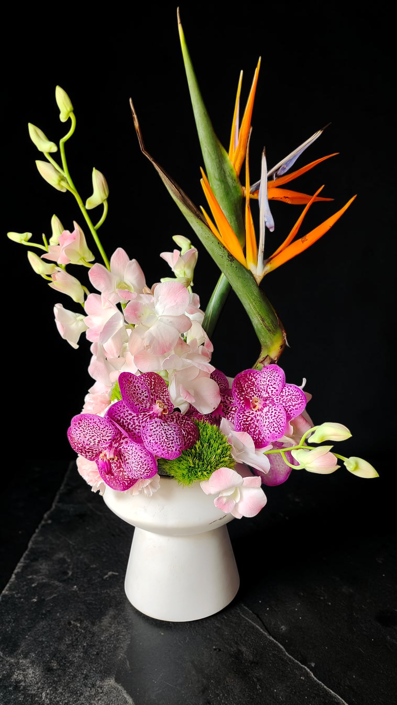 Mira Fleur corporate floral — installation, mira palette