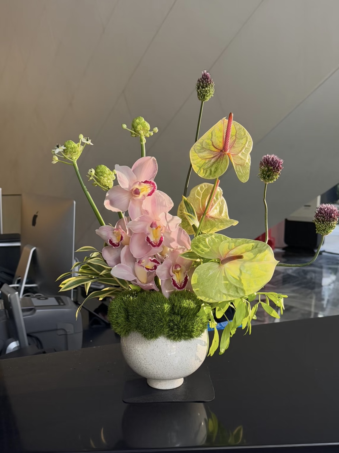 Mira Fleur corporate floral — installation, mira palette