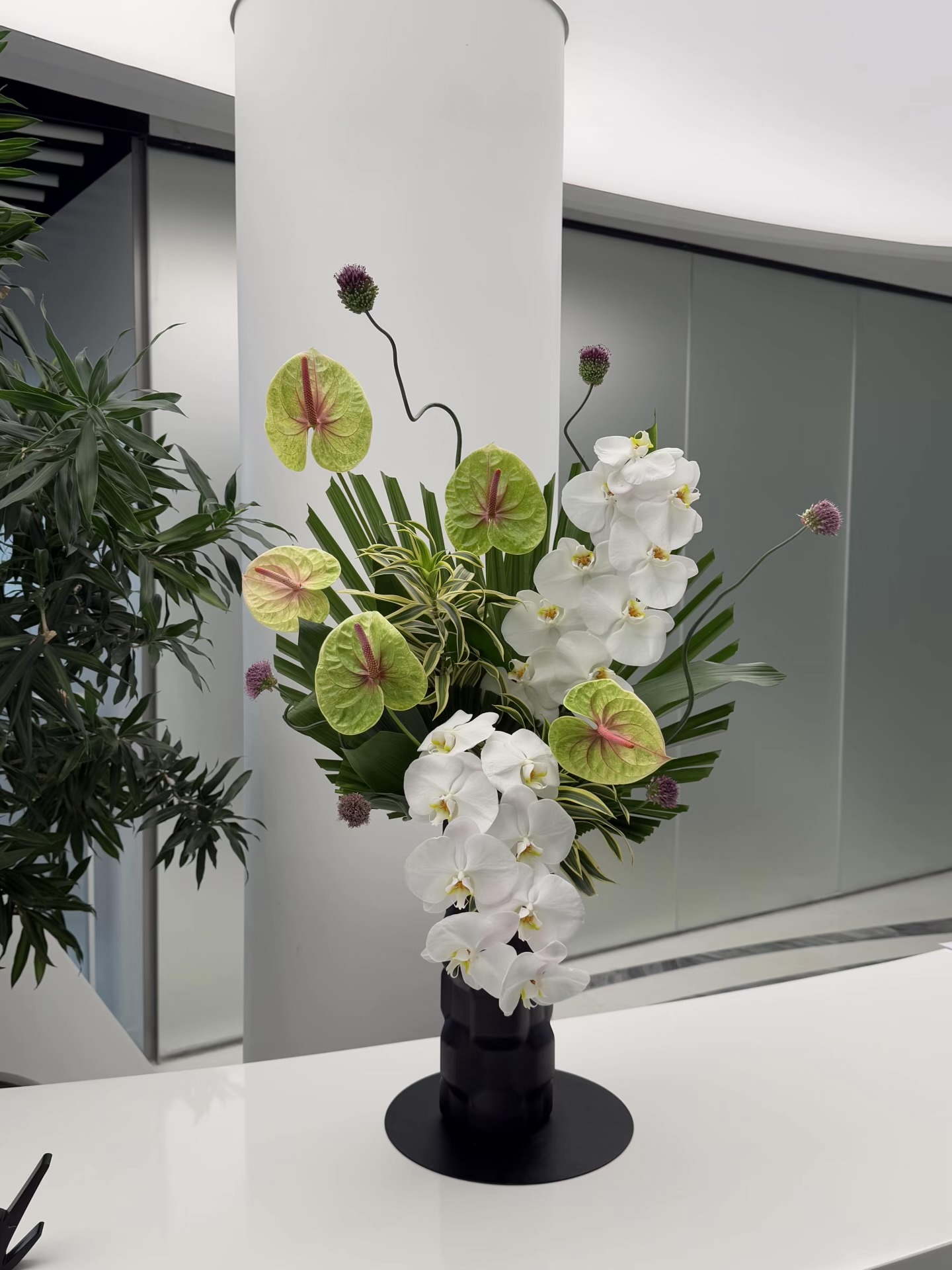 Mira Fleur corporate floral — installation, mira palette