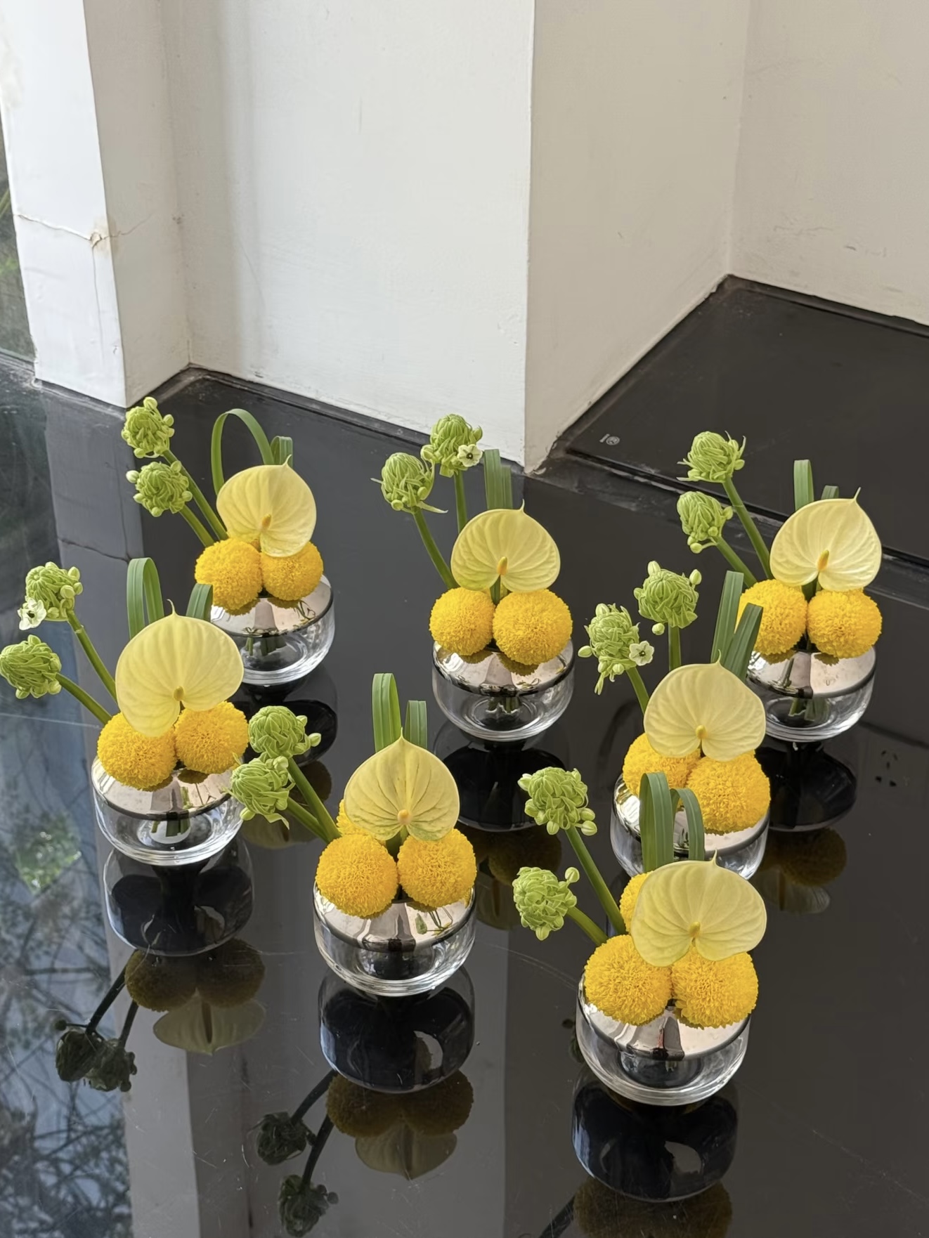 Mira Fleur corporate floral — installation, mira palette