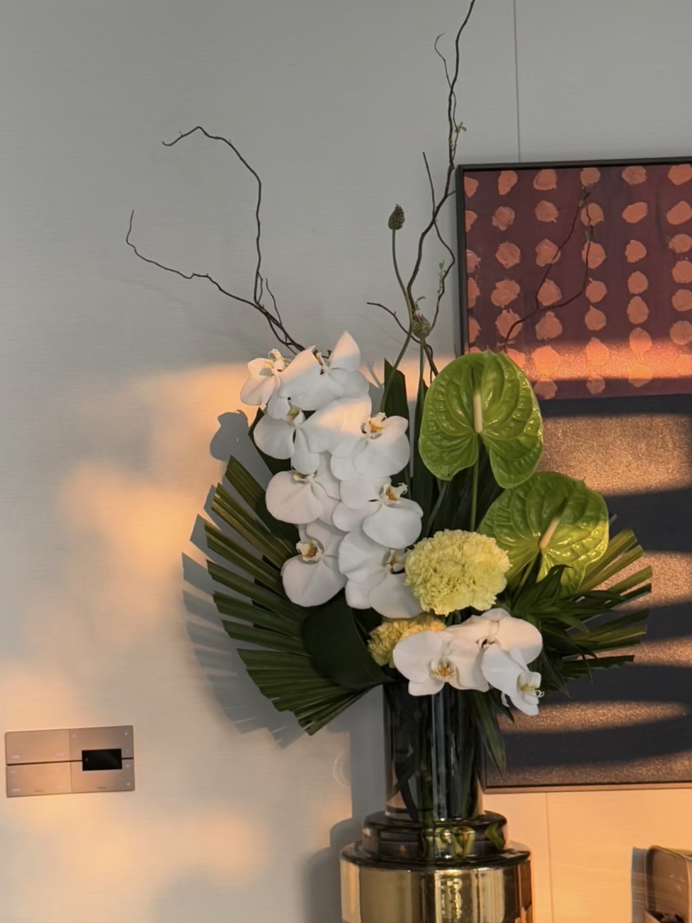 Mira Fleur corporate floral — installation, mira palette