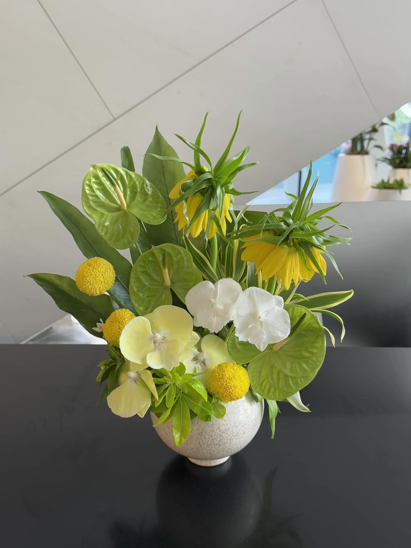 Mira Fleur corporate floral — installation, mira palette
