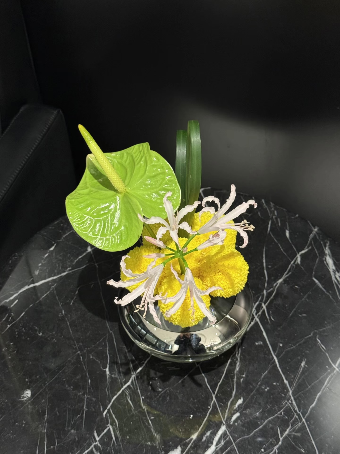 Mira Fleur corporate floral — installation, mira palette