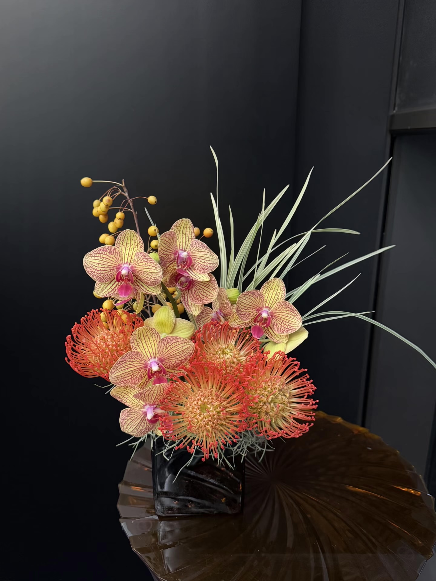 Mira Fleur corporate floral — installation, mira palette