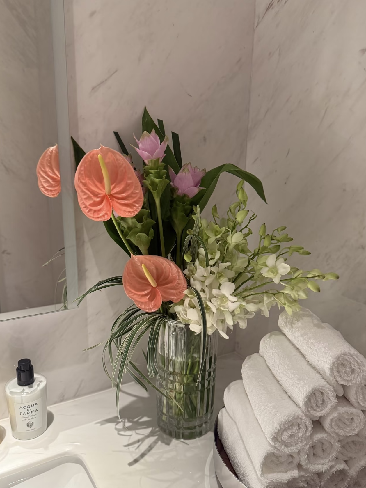 Mira Fleur corporate floral — installation, mira palette