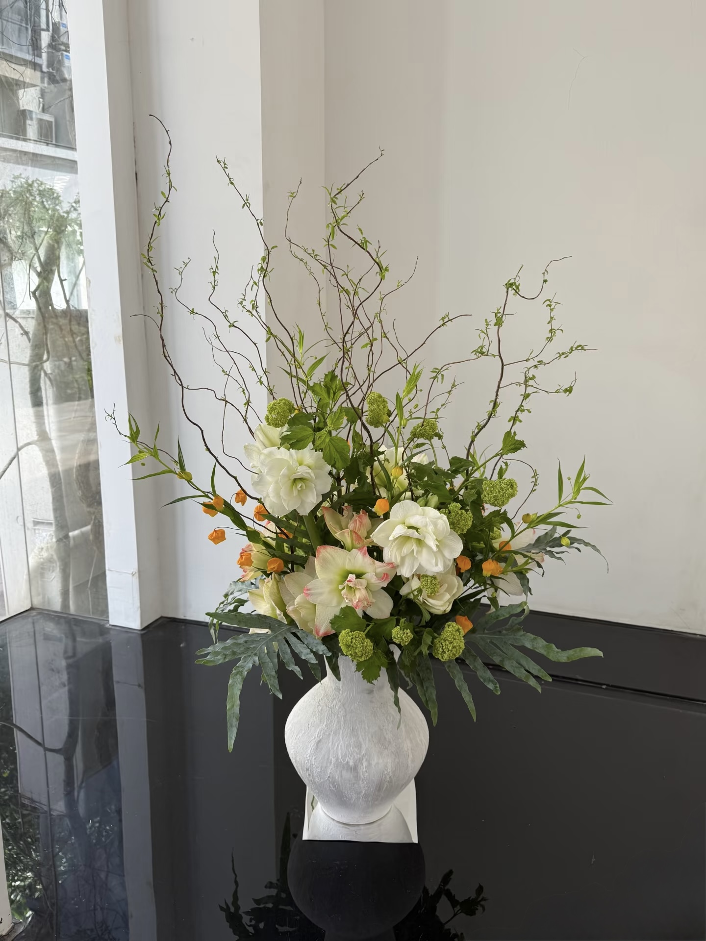 Mira Fleur corporate floral — installation, mira palette