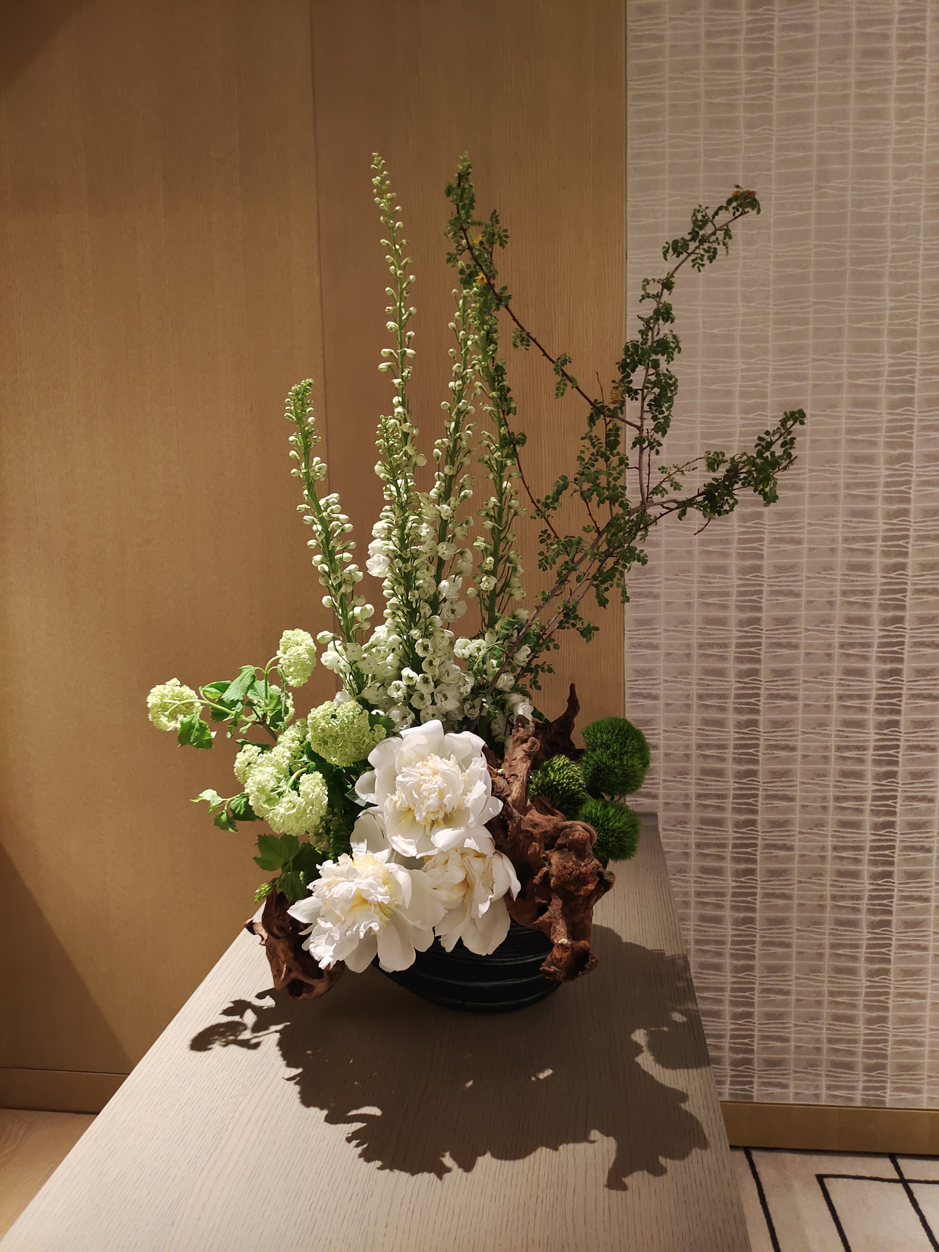 Mira Fleur corporate floral — installation, mira palette