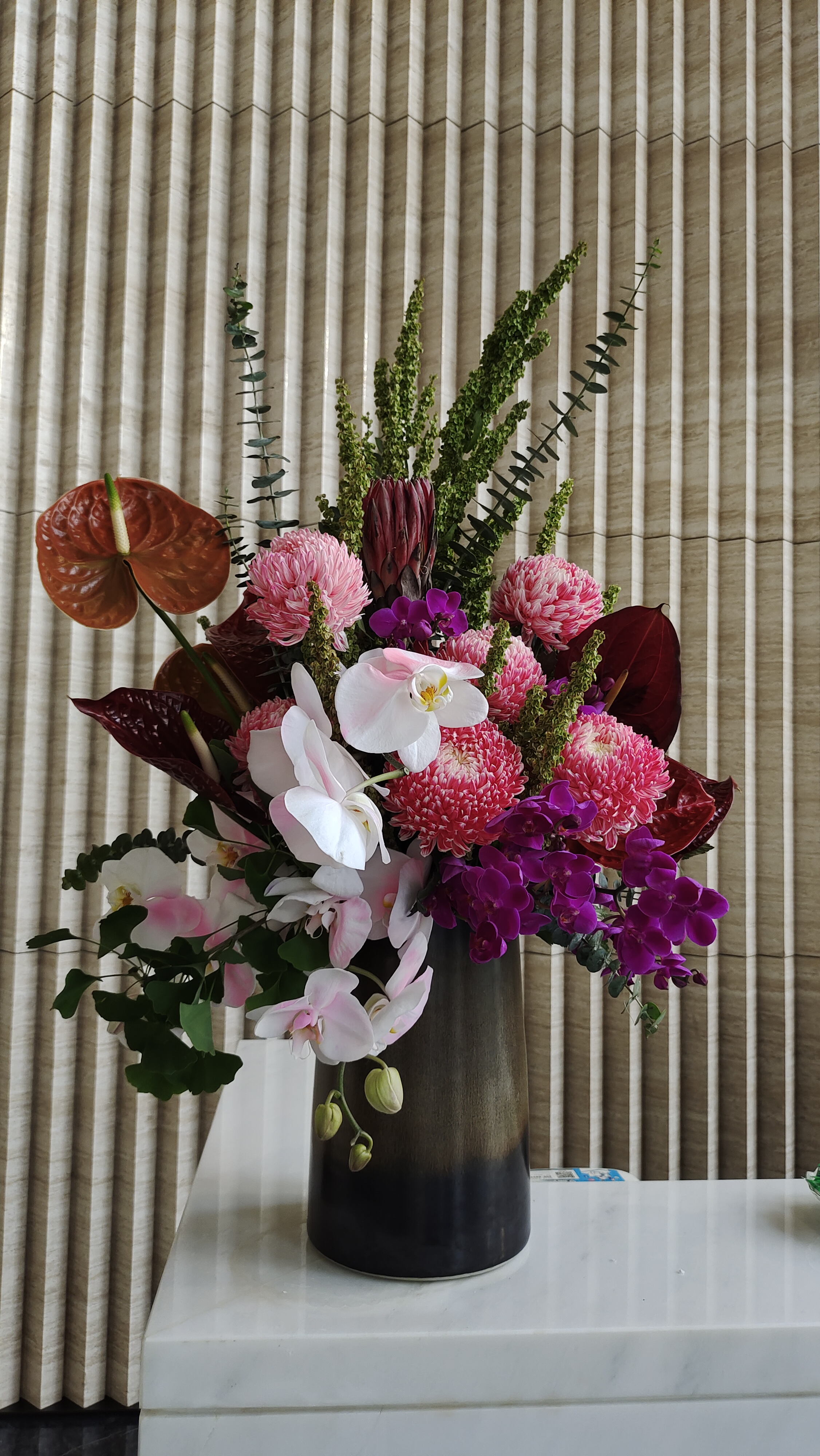 Mira Fleur corporate floral — installation, mira palette