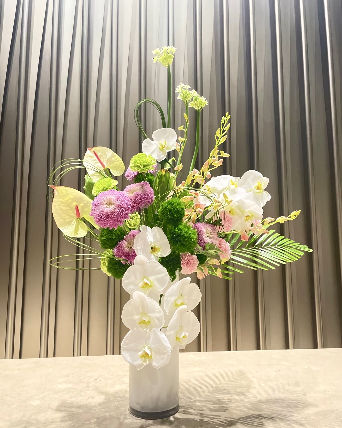 Mira Fleur corporate floral — installation, mira palette