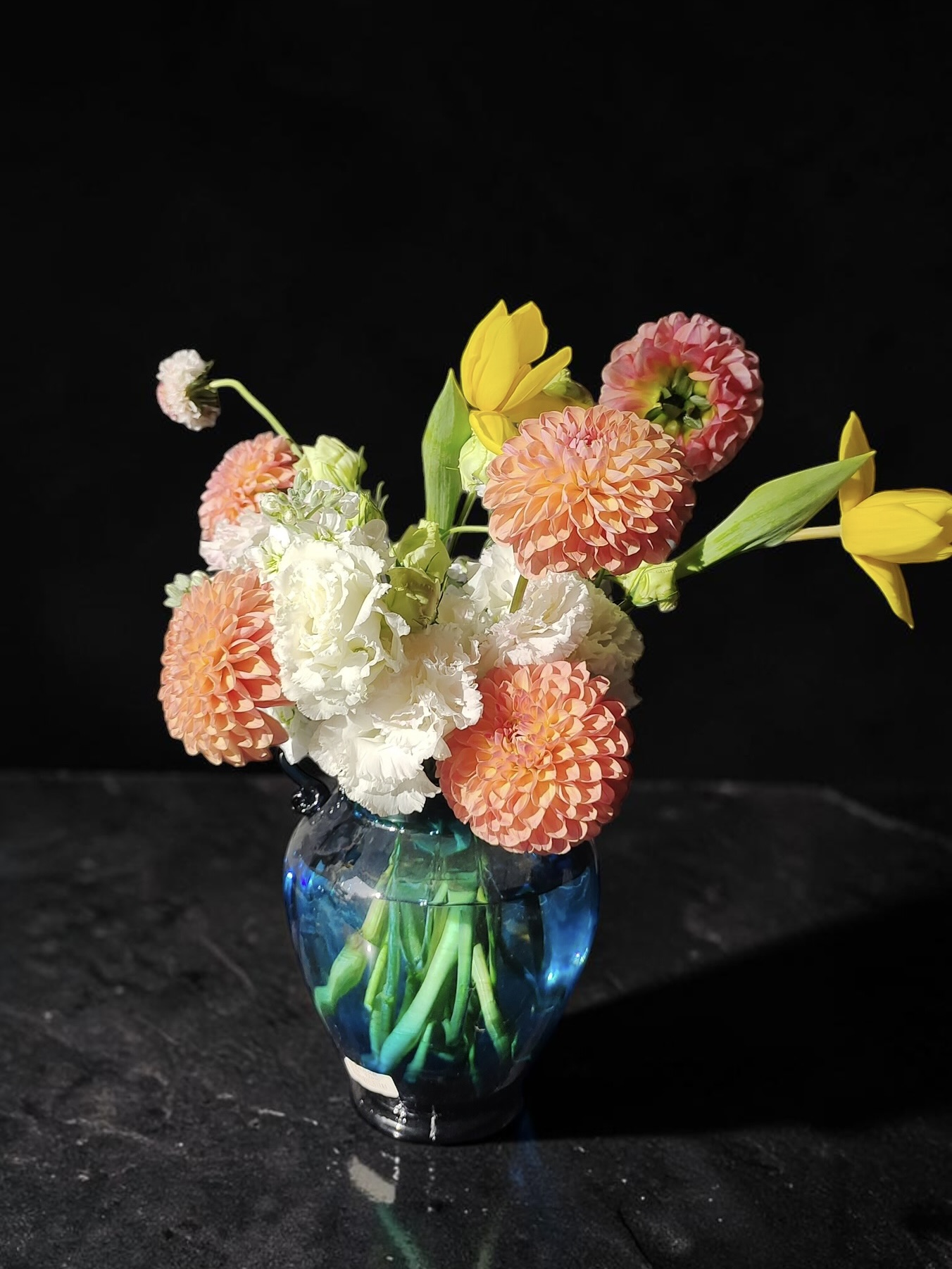 Mira Fleur corporate floral — installation, mira palette