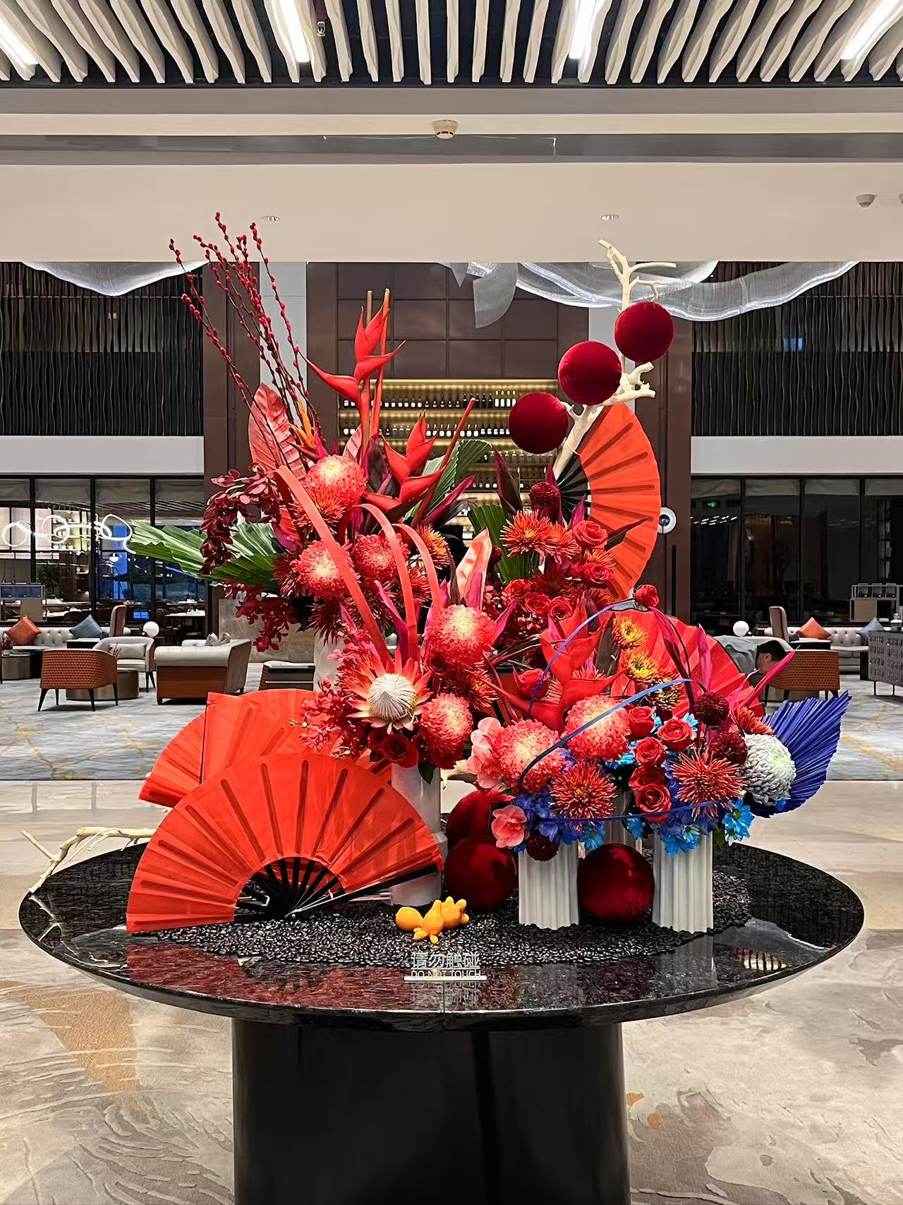 Mira Fleur corporate floral — installation, mira palette