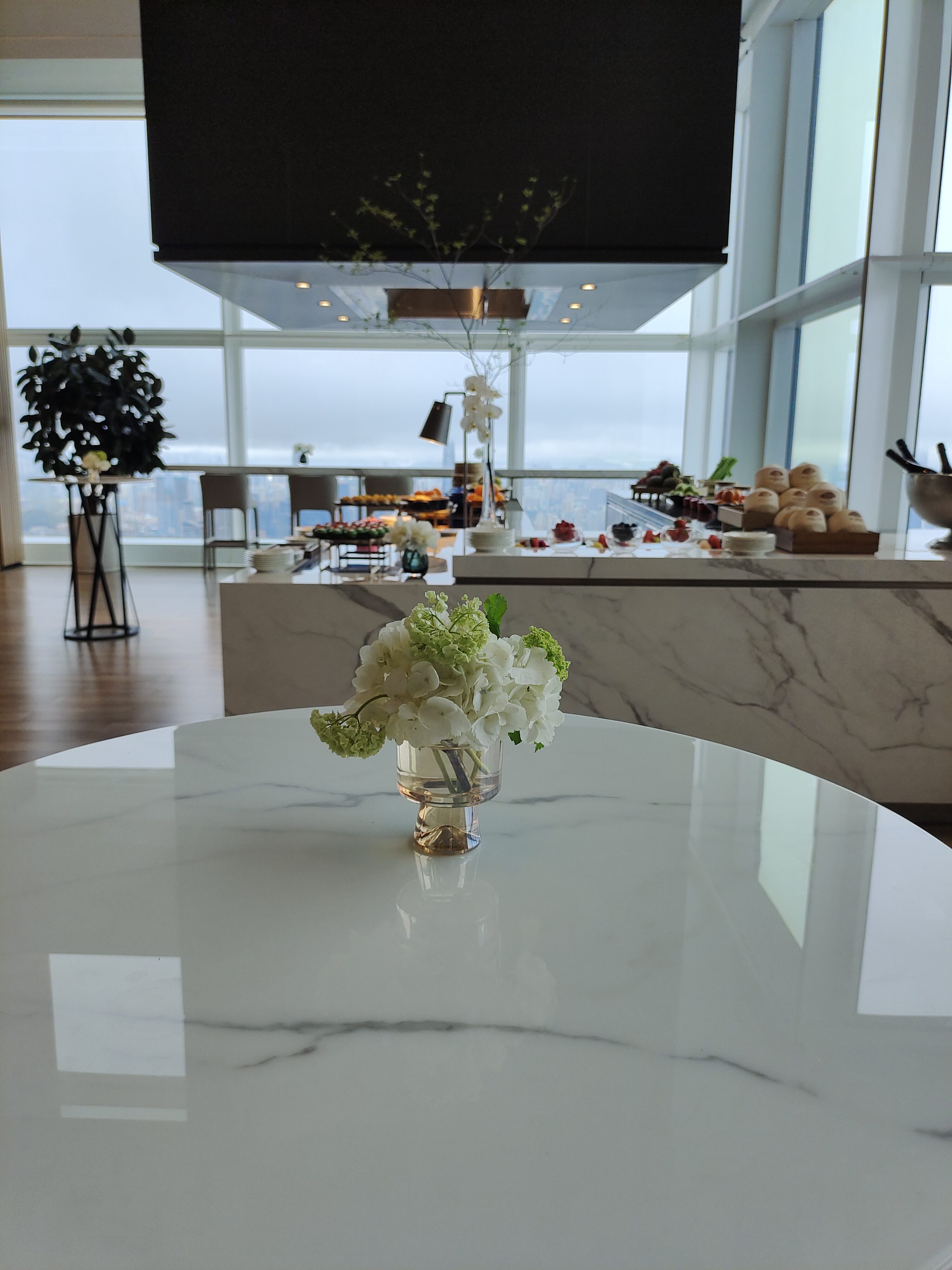 Mira Fleur corporate floral — installation, mira palette