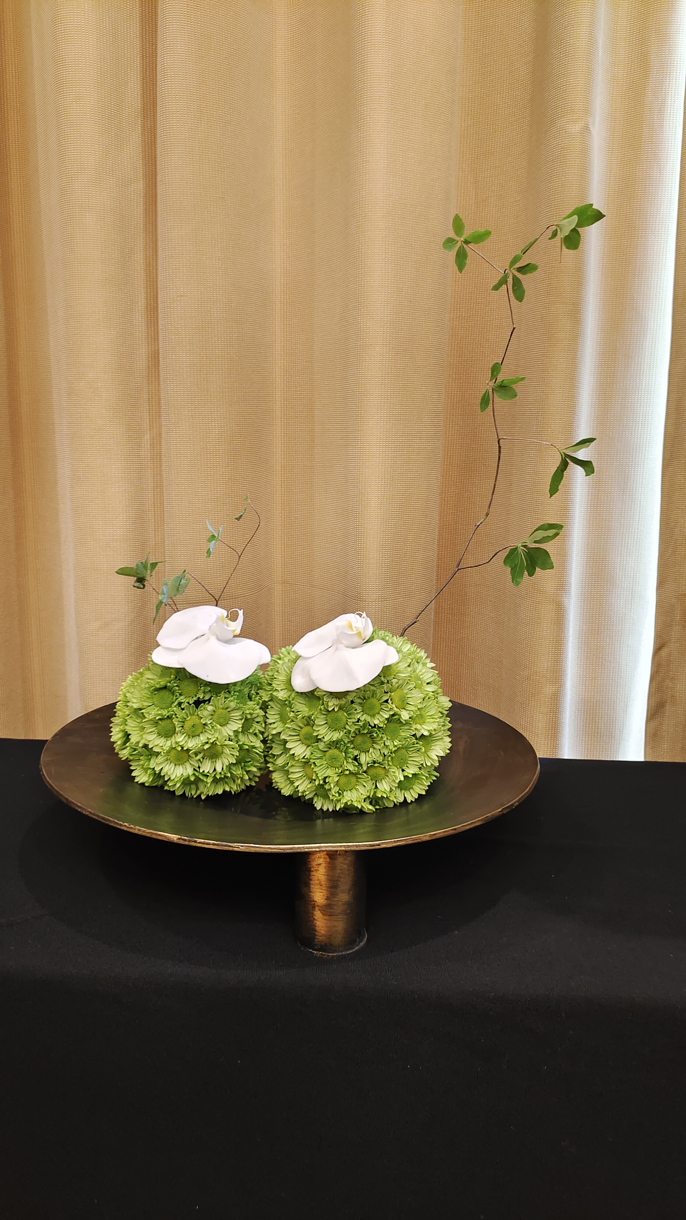 Mira Fleur corporate floral — installation, mira palette