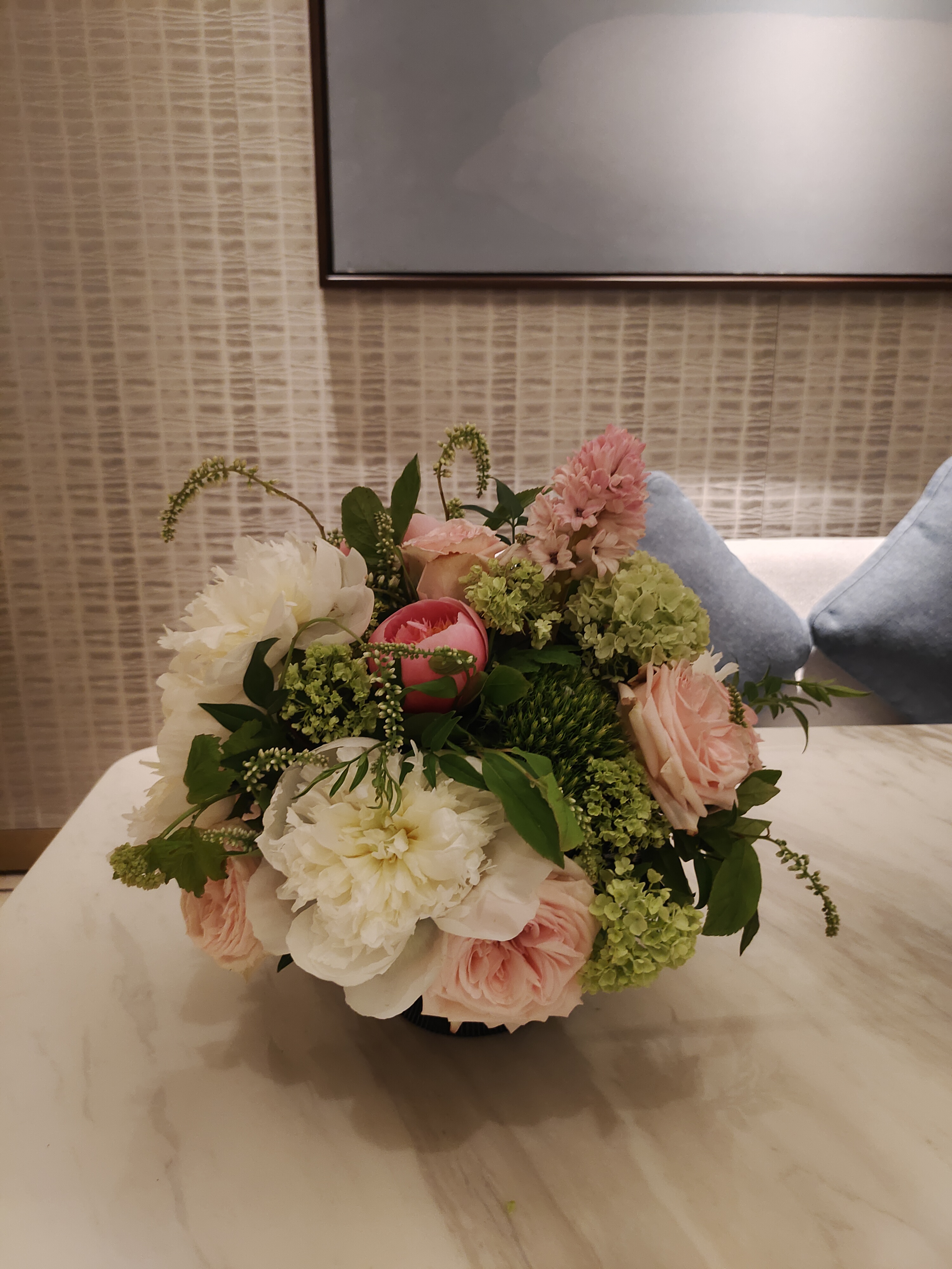 Mira Fleur corporate floral — installation, mira palette