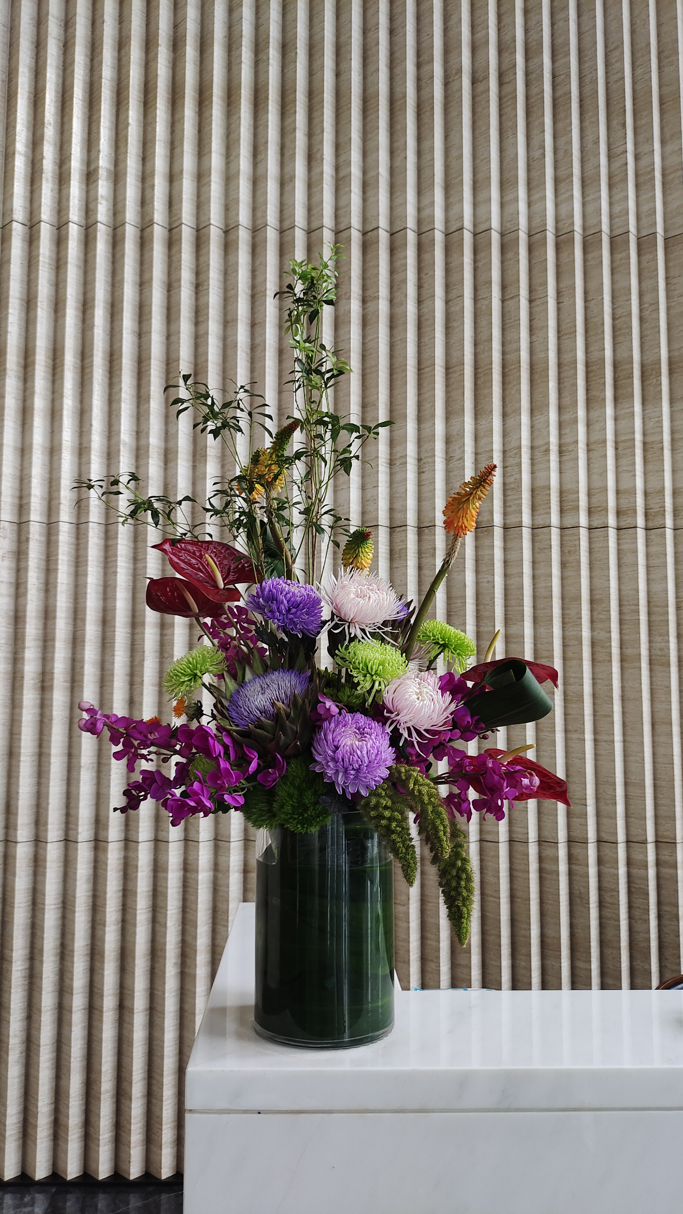 Mira Fleur corporate floral — installation, mira palette