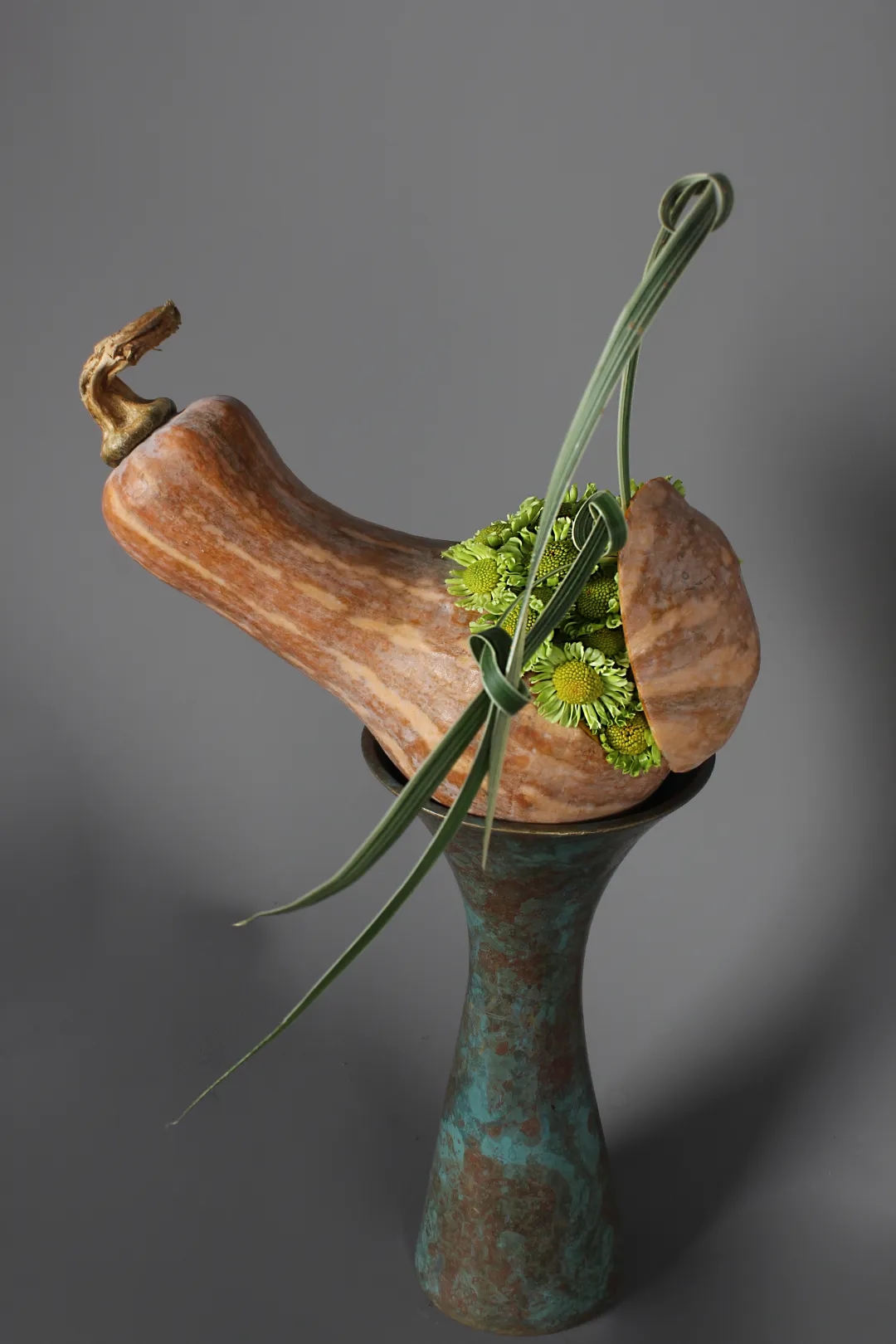 Mira Fleur corporate floral — installation, mira palette