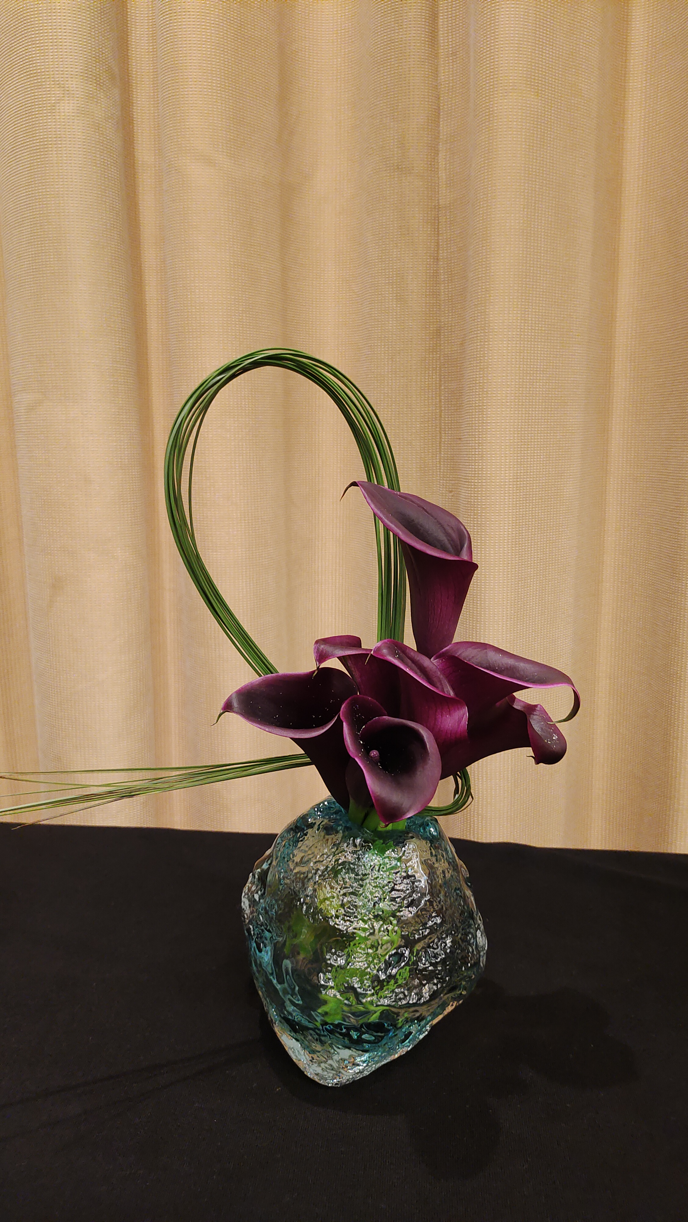 Mira Fleur corporate floral — installation, mira palette