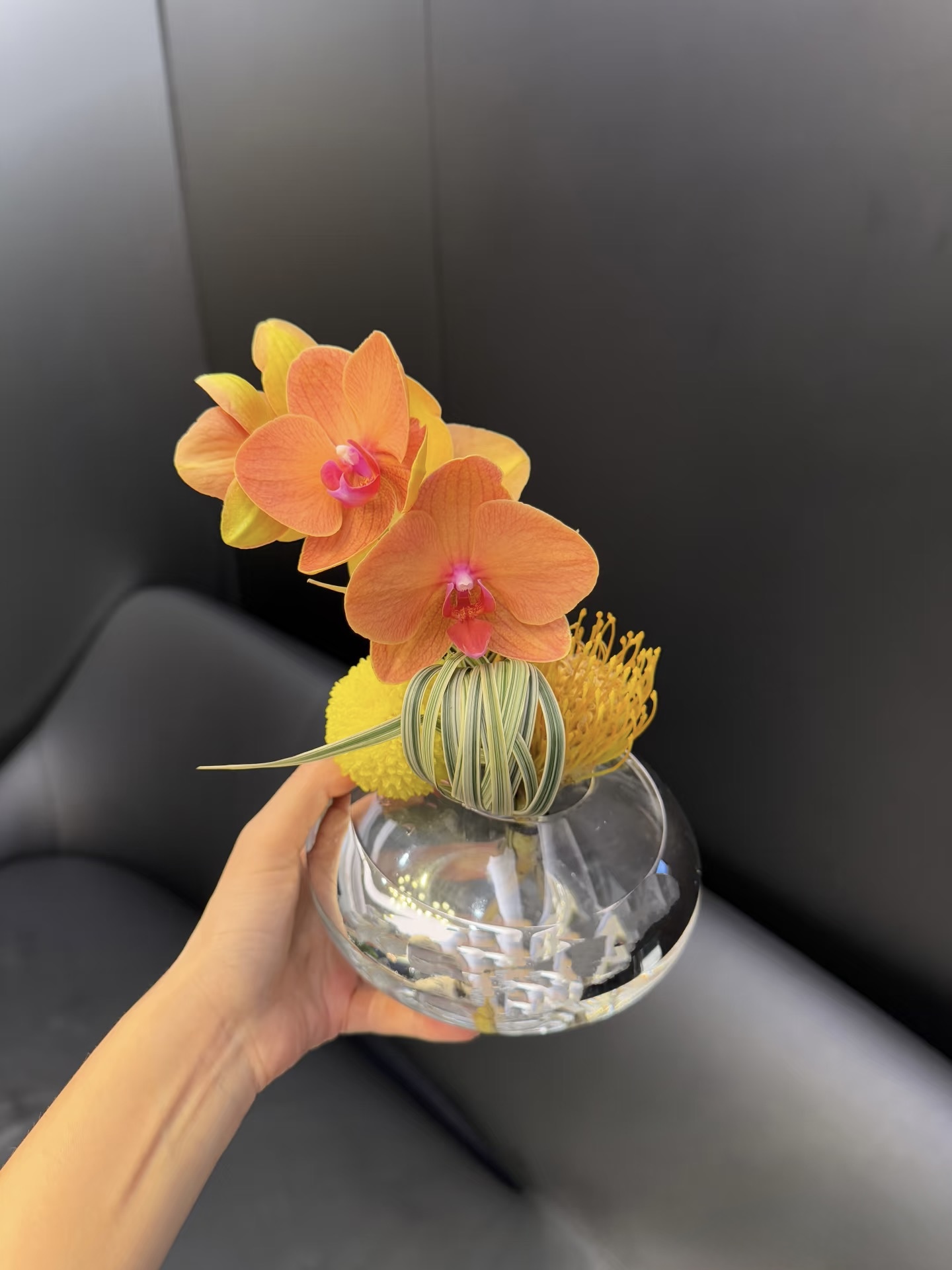 Mira Fleur corporate floral — installation, mira palette