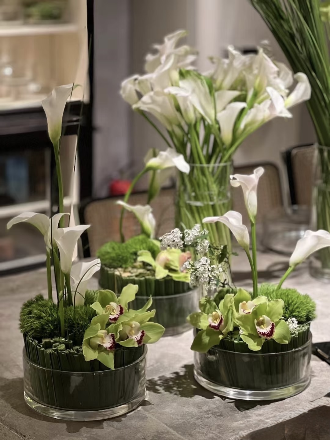 Mira Fleur corporate floral — installation, mira palette