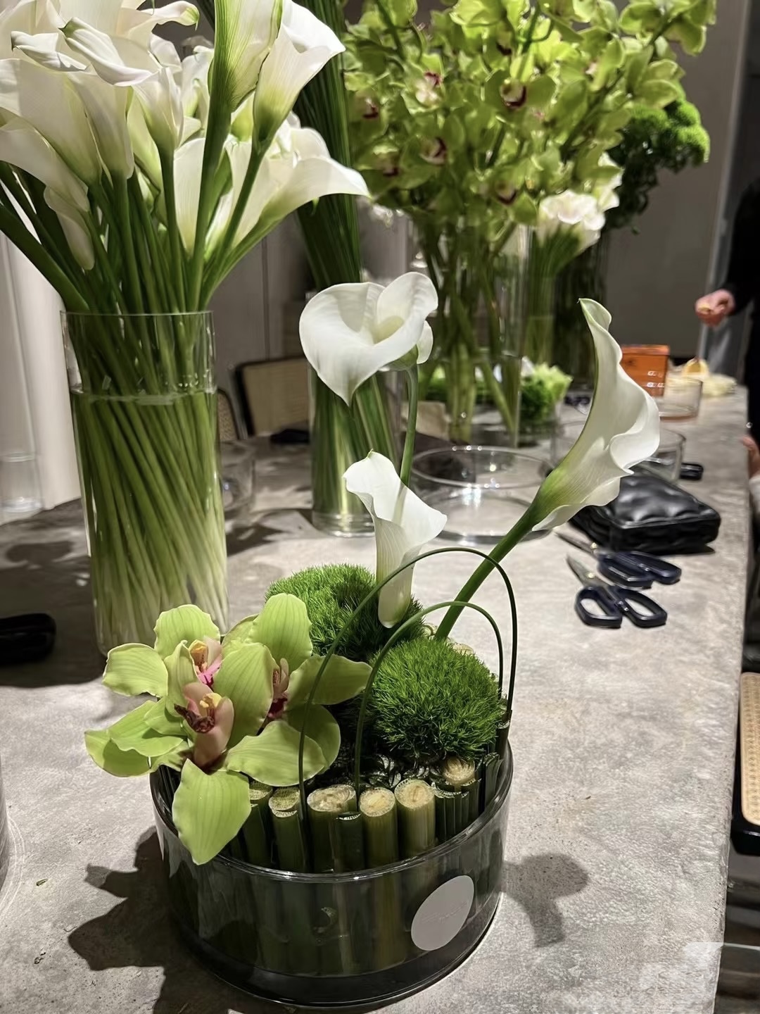 Mira Fleur corporate floral — installation, mira palette
