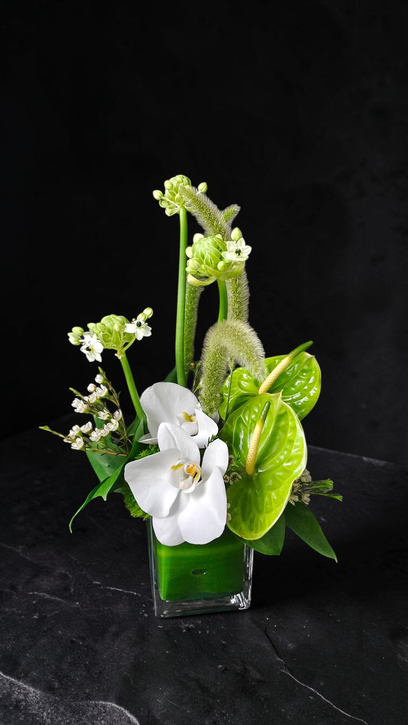 Mira Fleur corporate floral — installation, mira palette