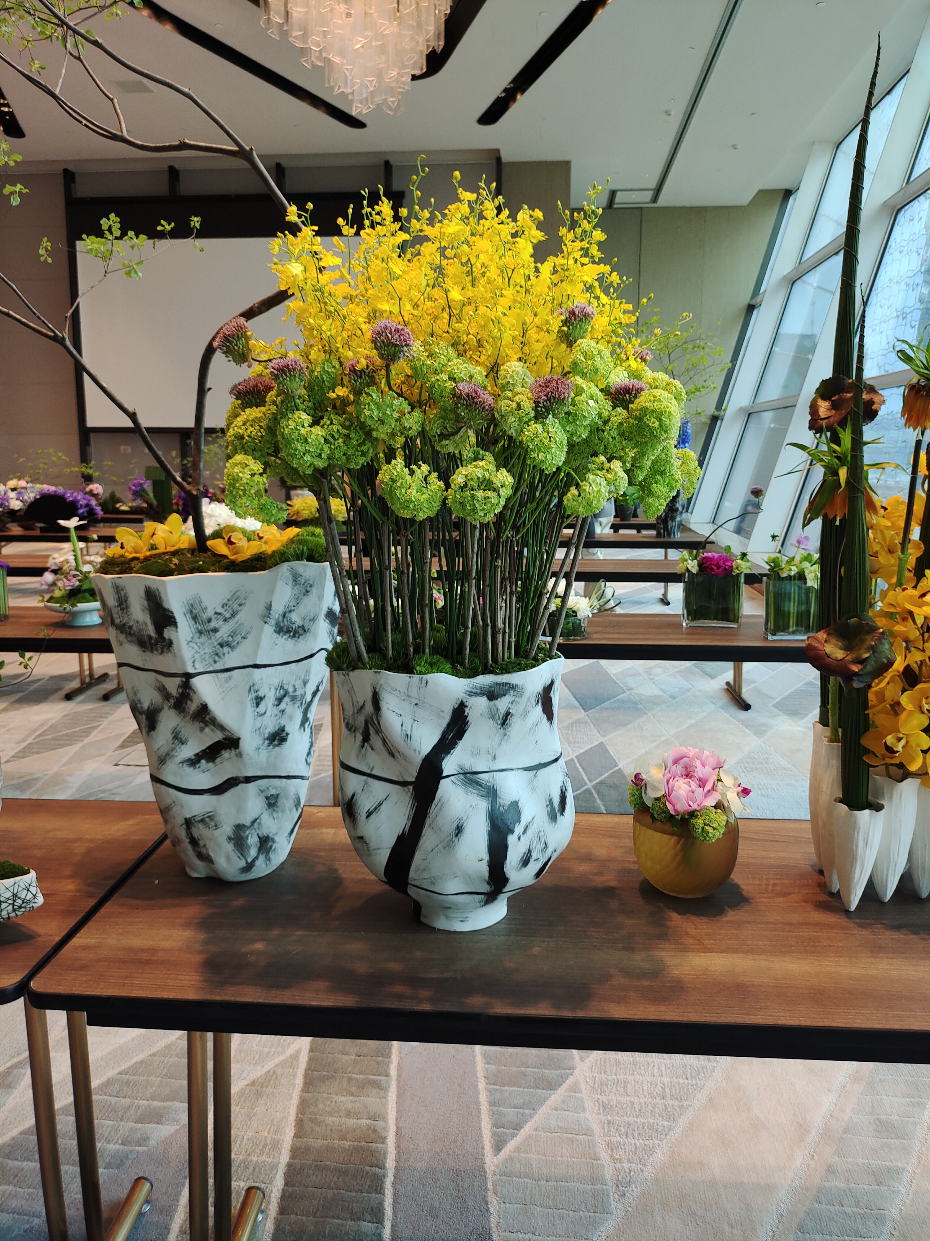 Mira Fleur corporate floral — installation, mira palette