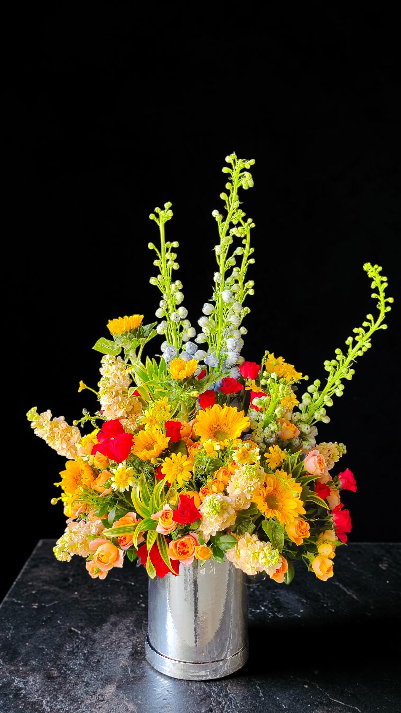 Mira Fleur corporate floral — installation, mira palette