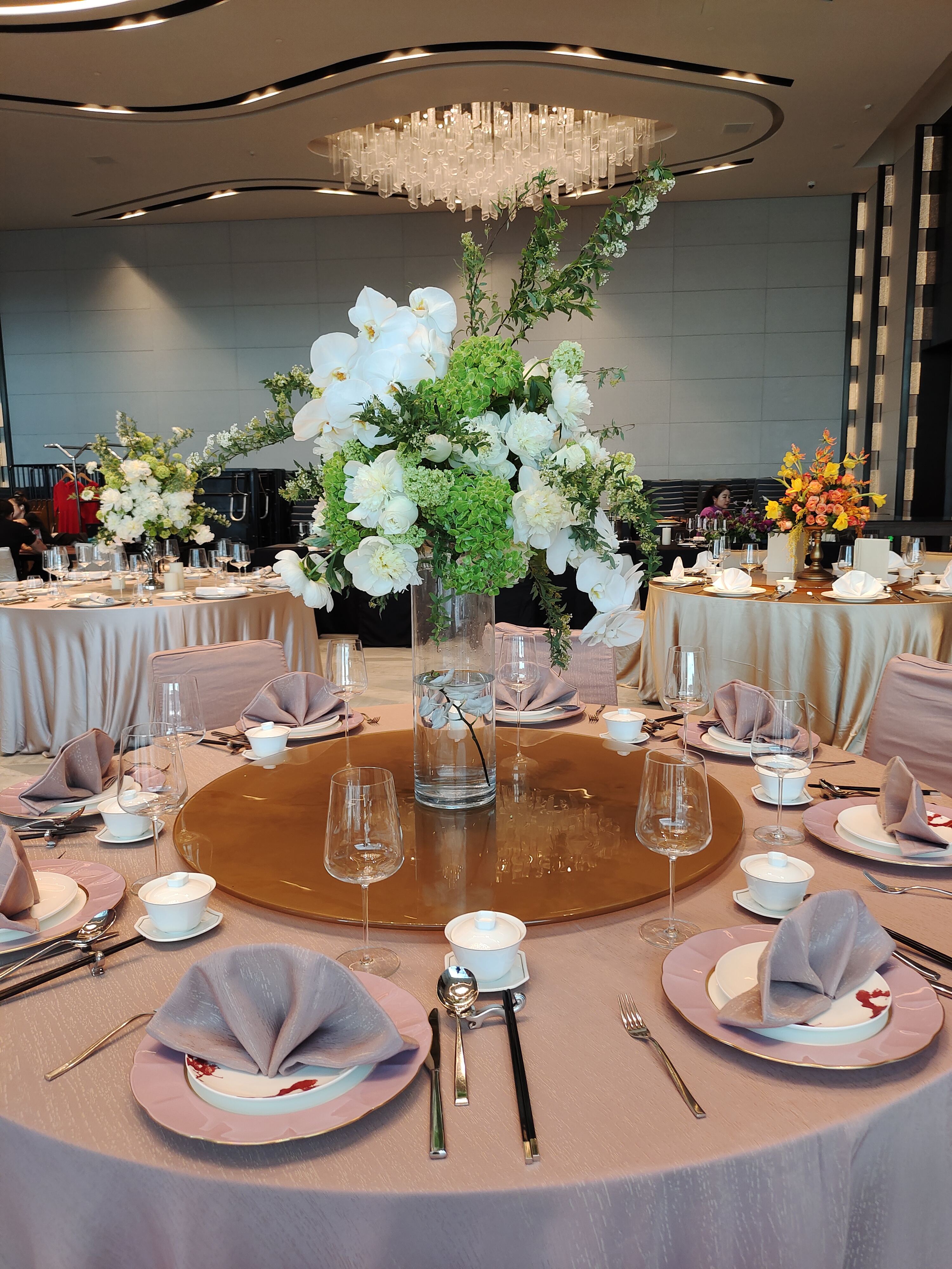 Mira Fleur event floral — tablescape, mira palette