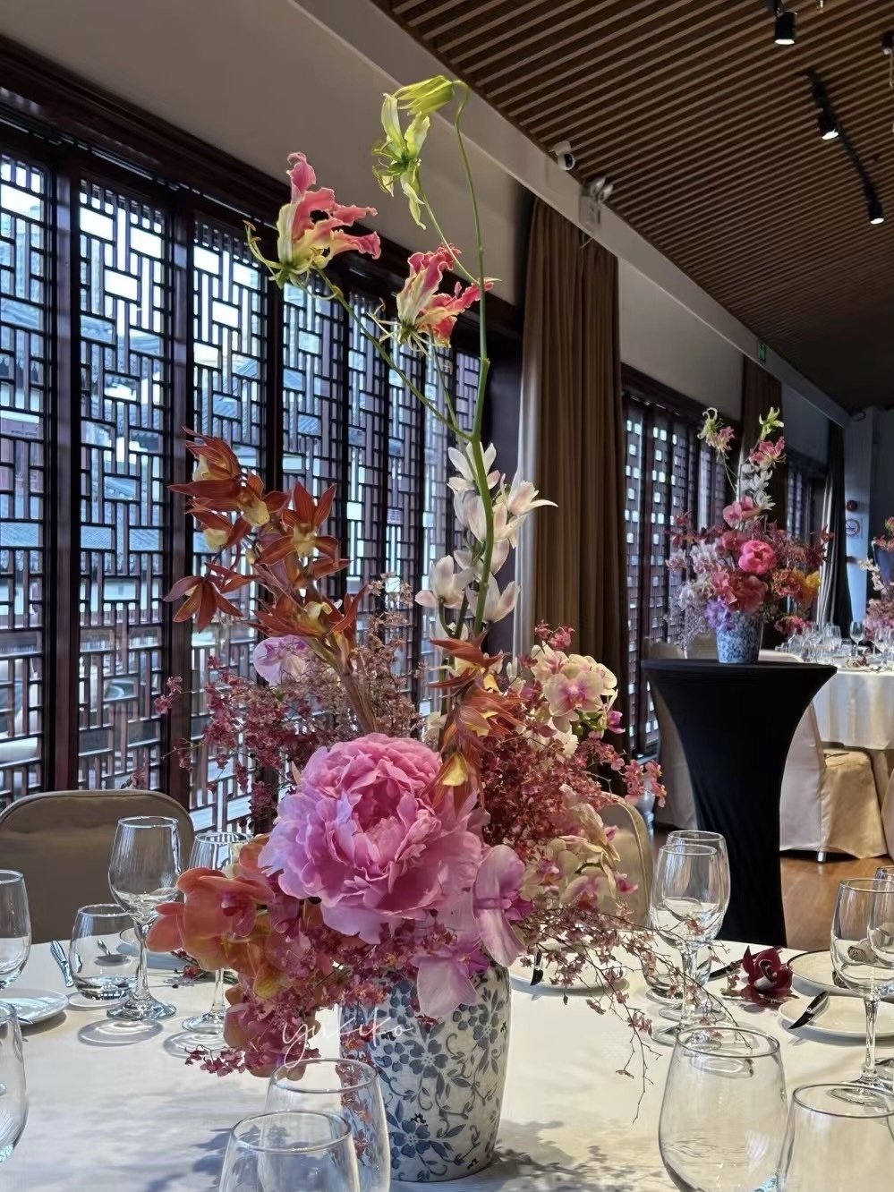 Mira Fleur event floral — tablescape, mira palette