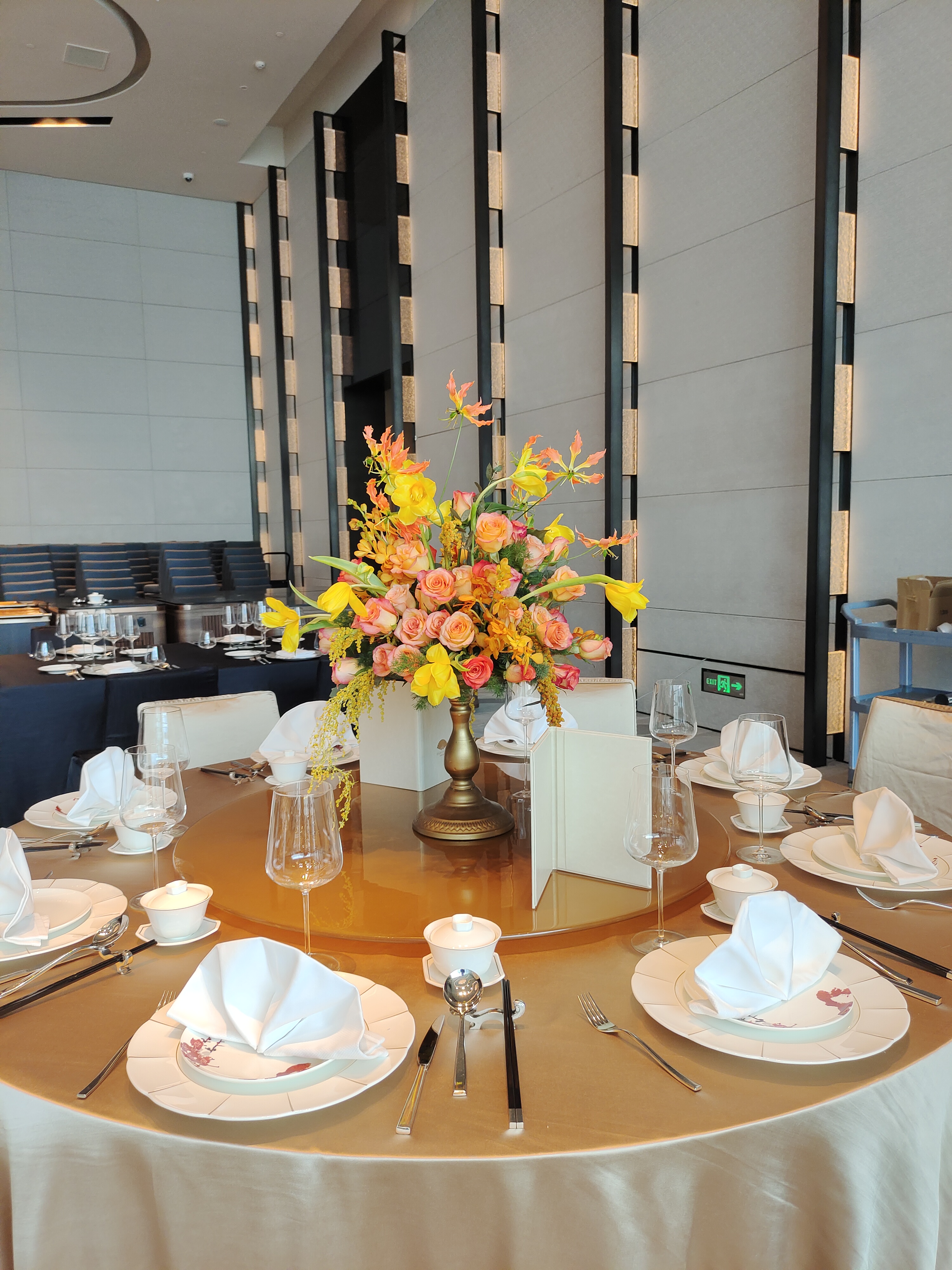 Mira Fleur event floral — tablescape, mira palette