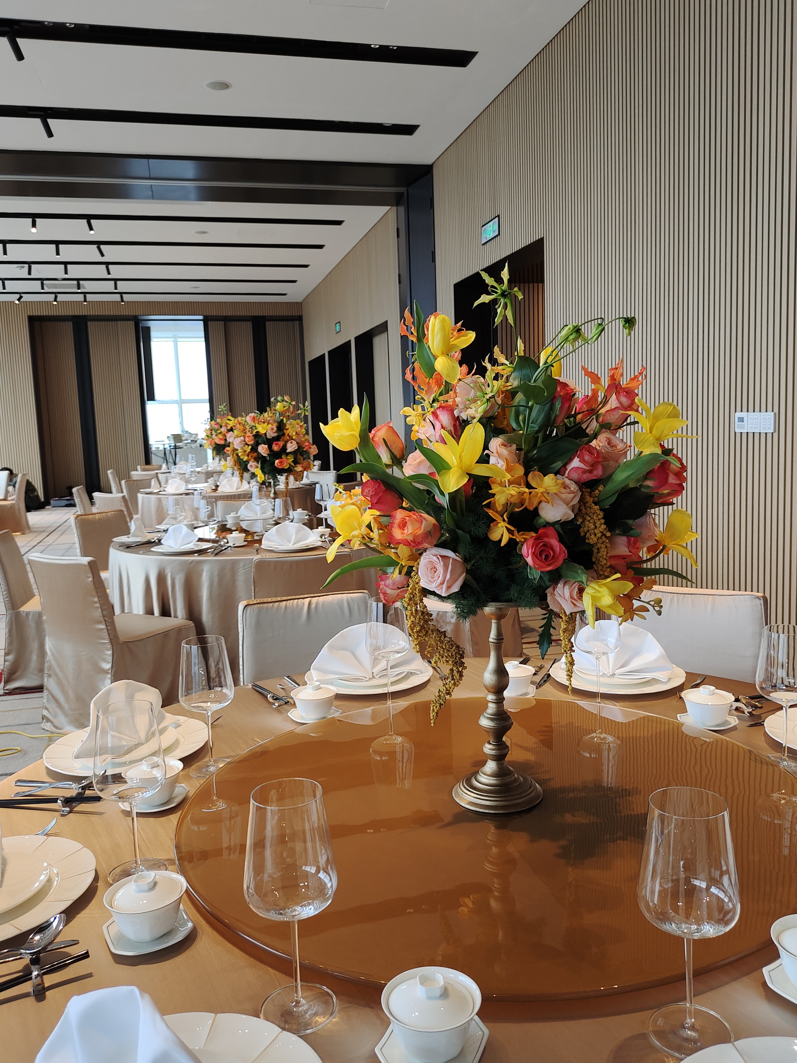 Mira Fleur event floral — tablescape, mira palette