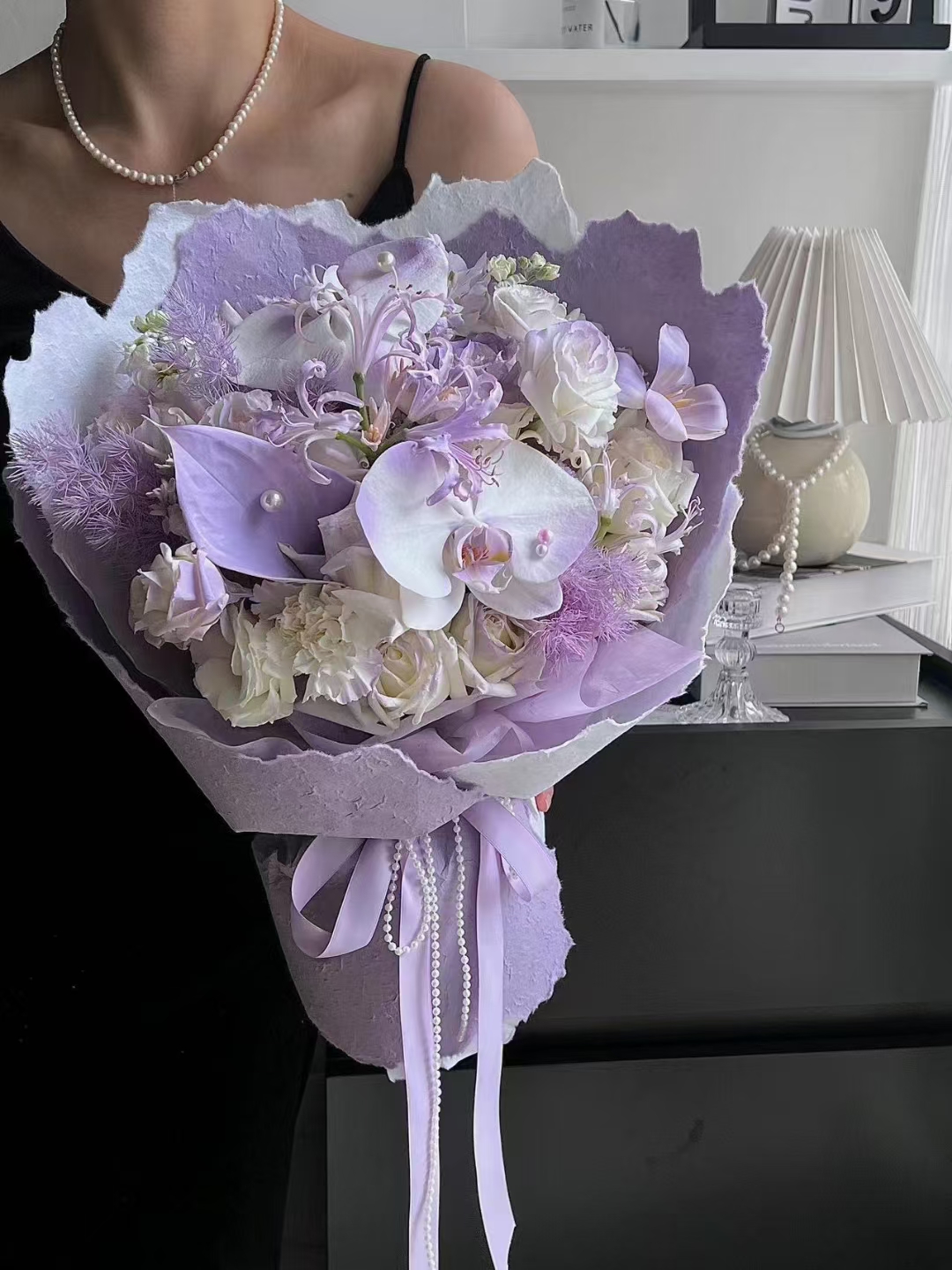 Mira Fleur signature gift floral — bouquet, mira palette