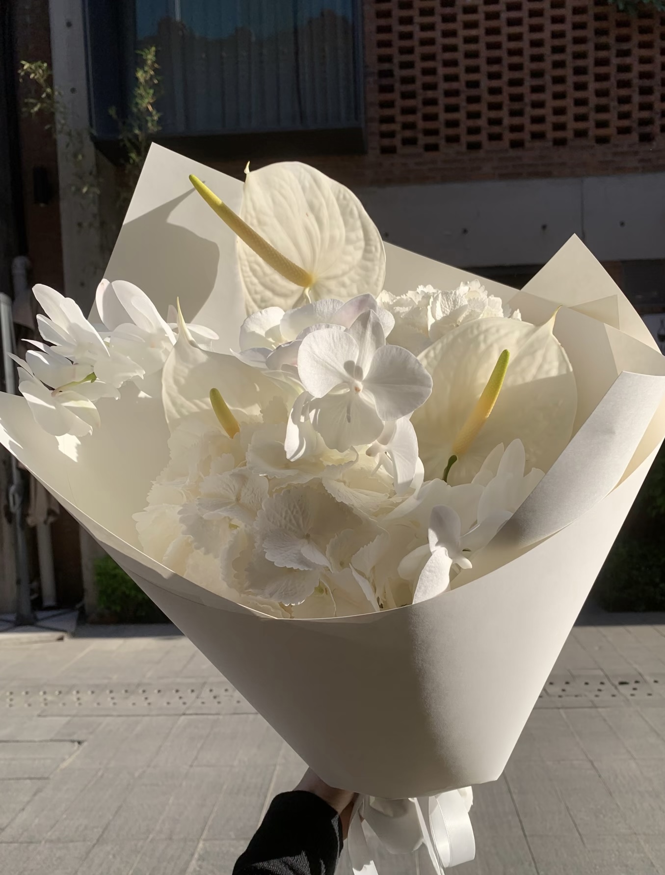 Mira Fleur signature gift floral — bouquet, mira palette