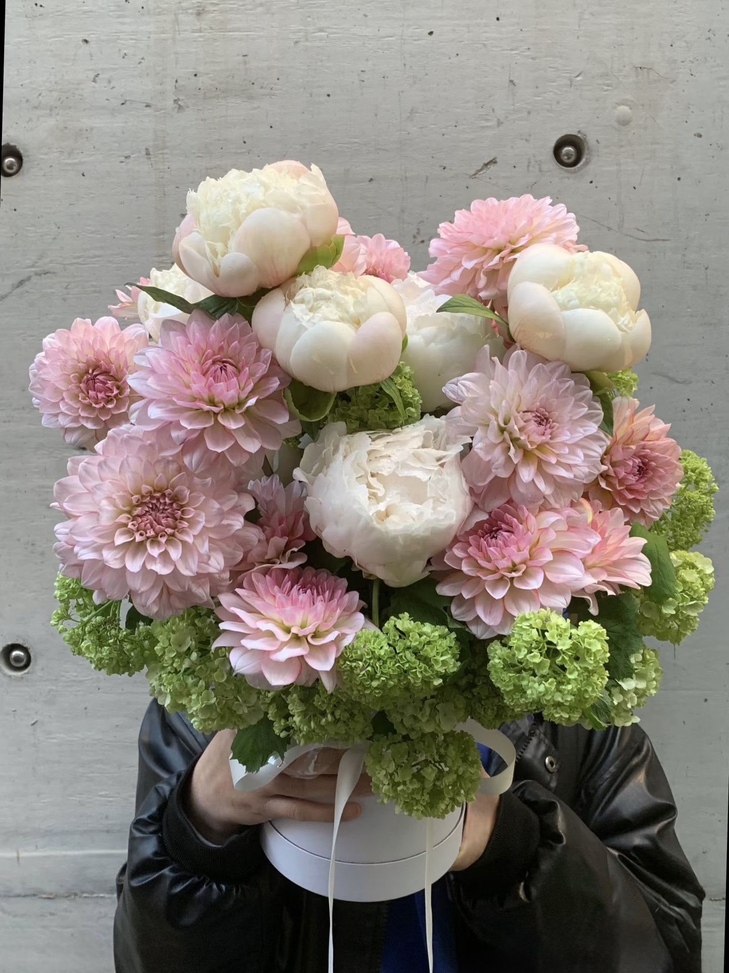Mira Fleur signature gift floral — bouquet, mira palette