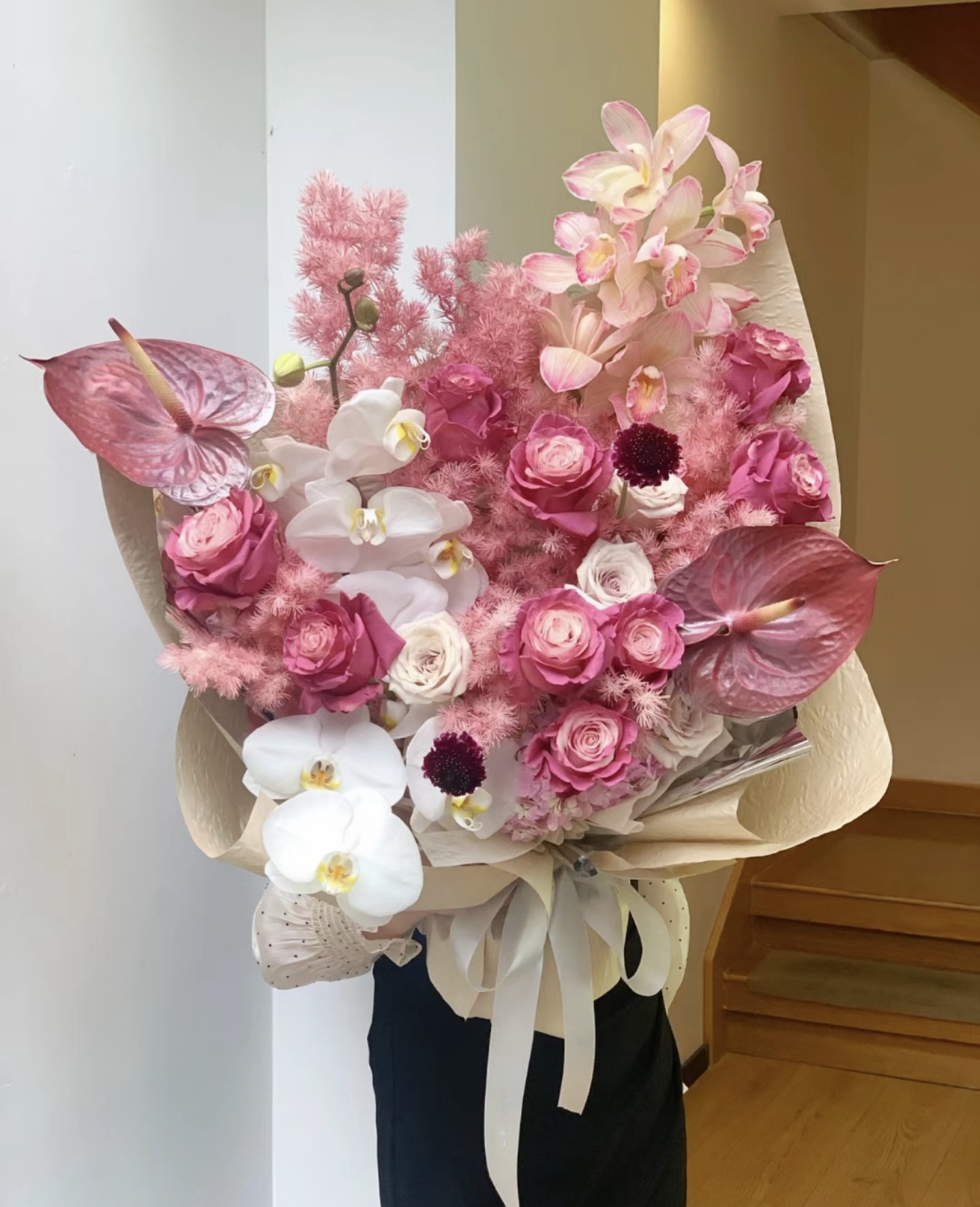 Mira Fleur signature gift floral — bouquet, mira palette