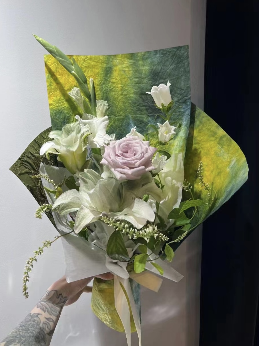 Mira Fleur signature gift floral — bouquet, mira palette