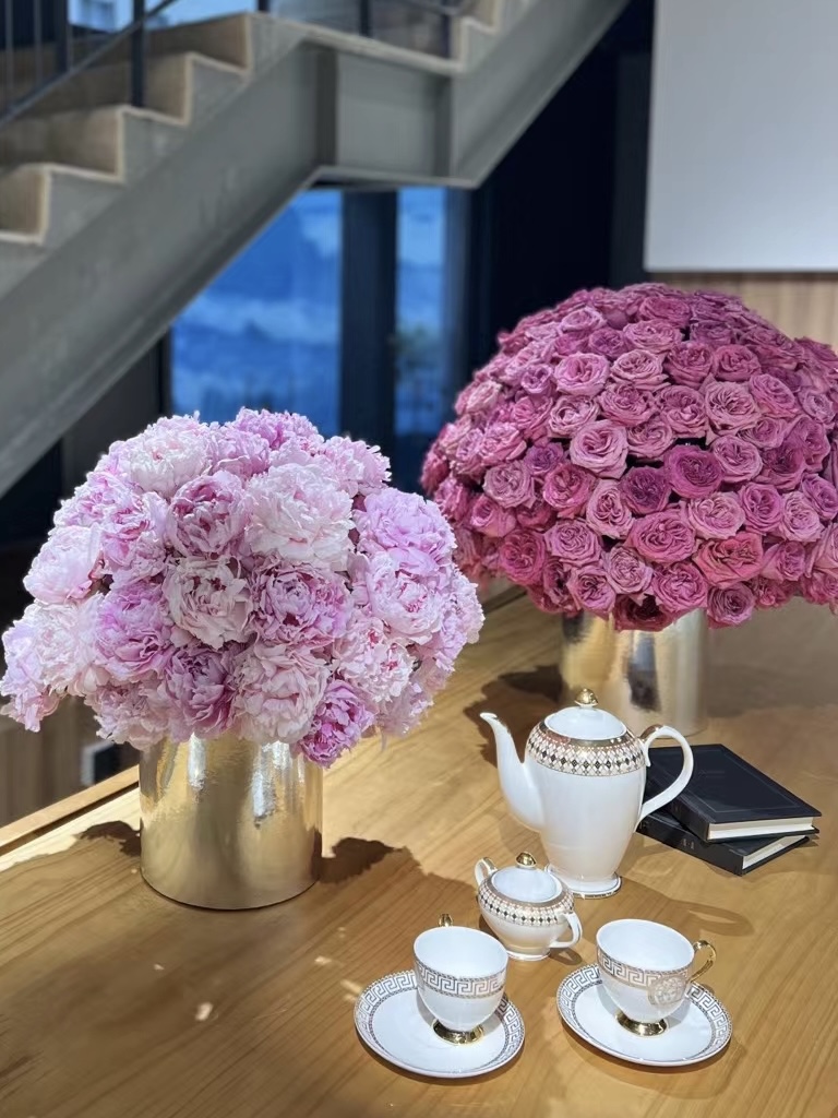 Mira Fleur signature gift floral — bouquet, mira palette