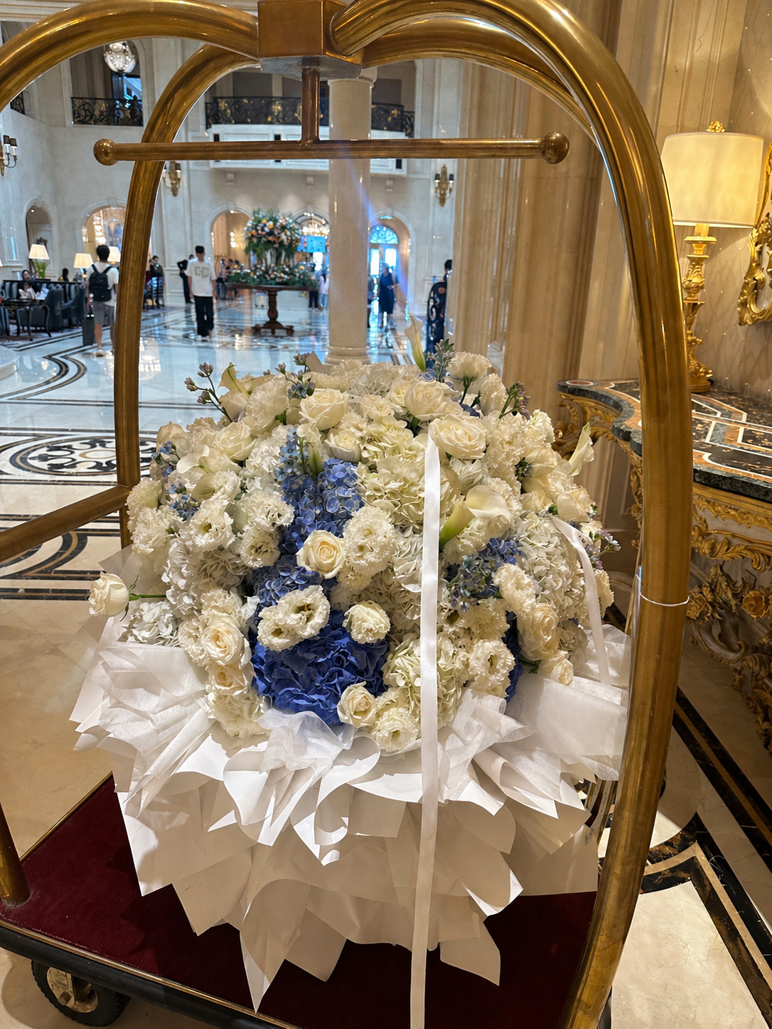 Mira Fleur signature gift floral — bouquet, mira palette