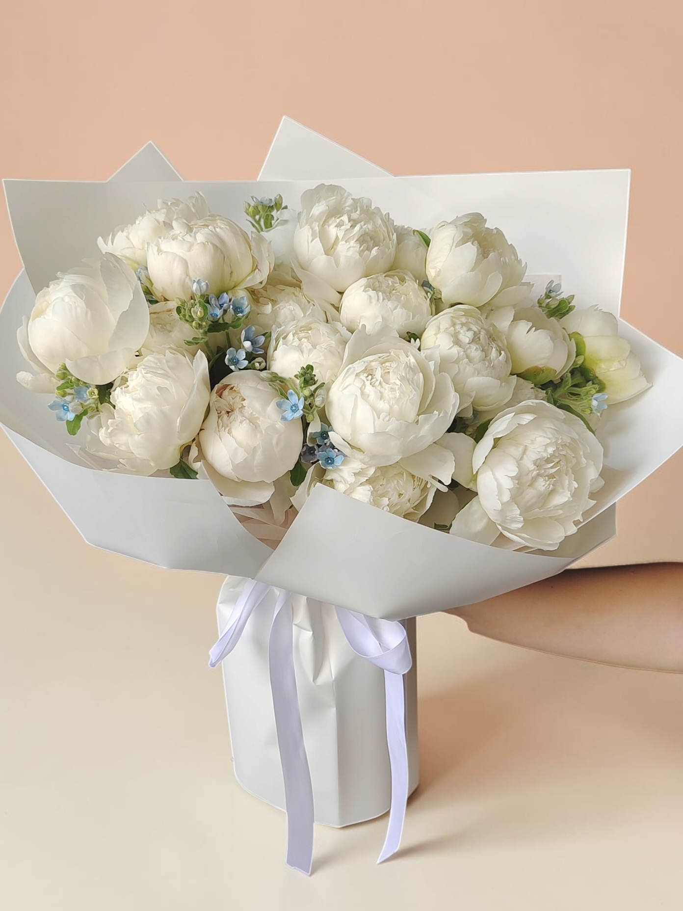 Mira Fleur signature gift floral — bouquet, mira palette