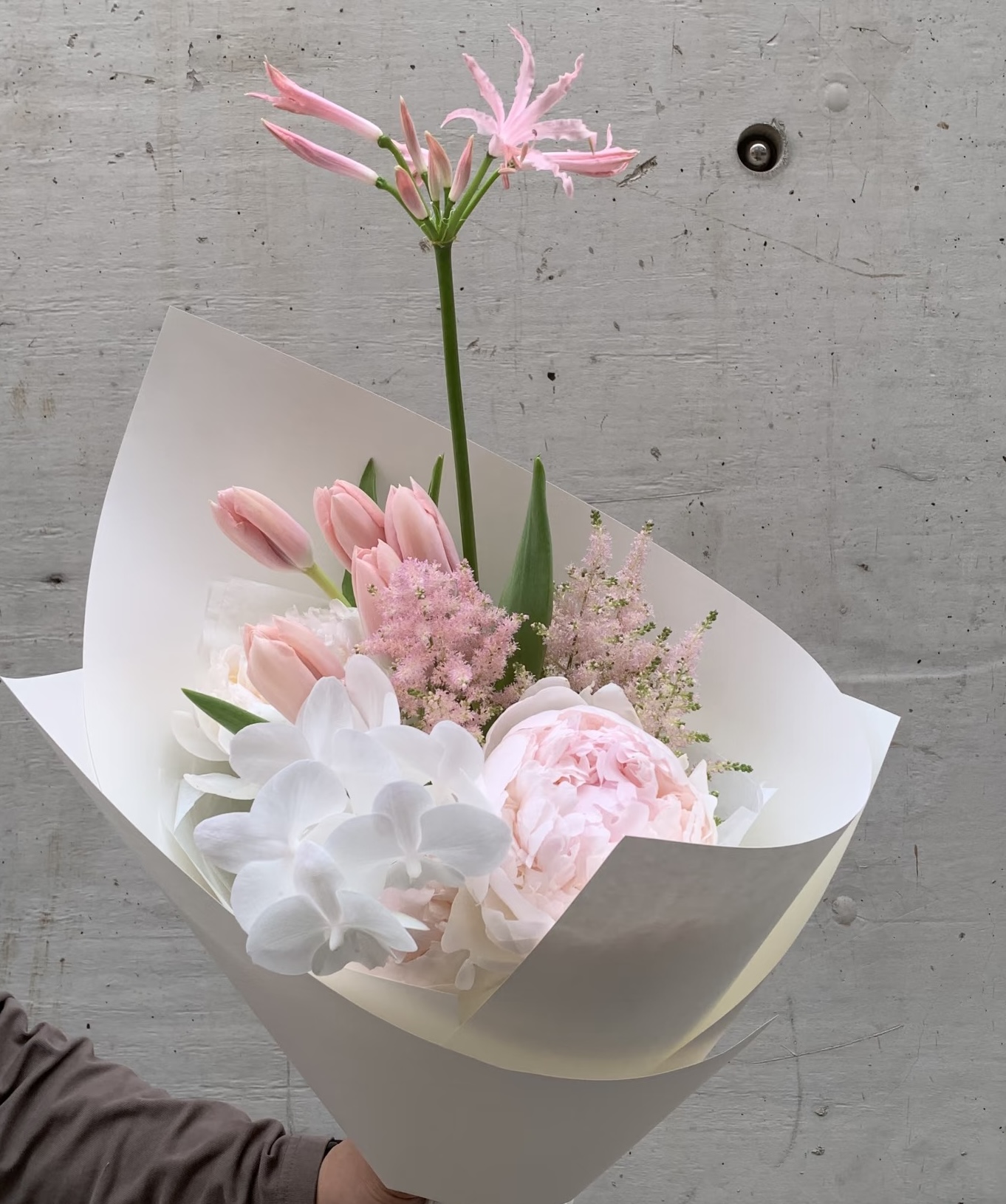 Mira Fleur signature gift floral — bouquet, mira palette