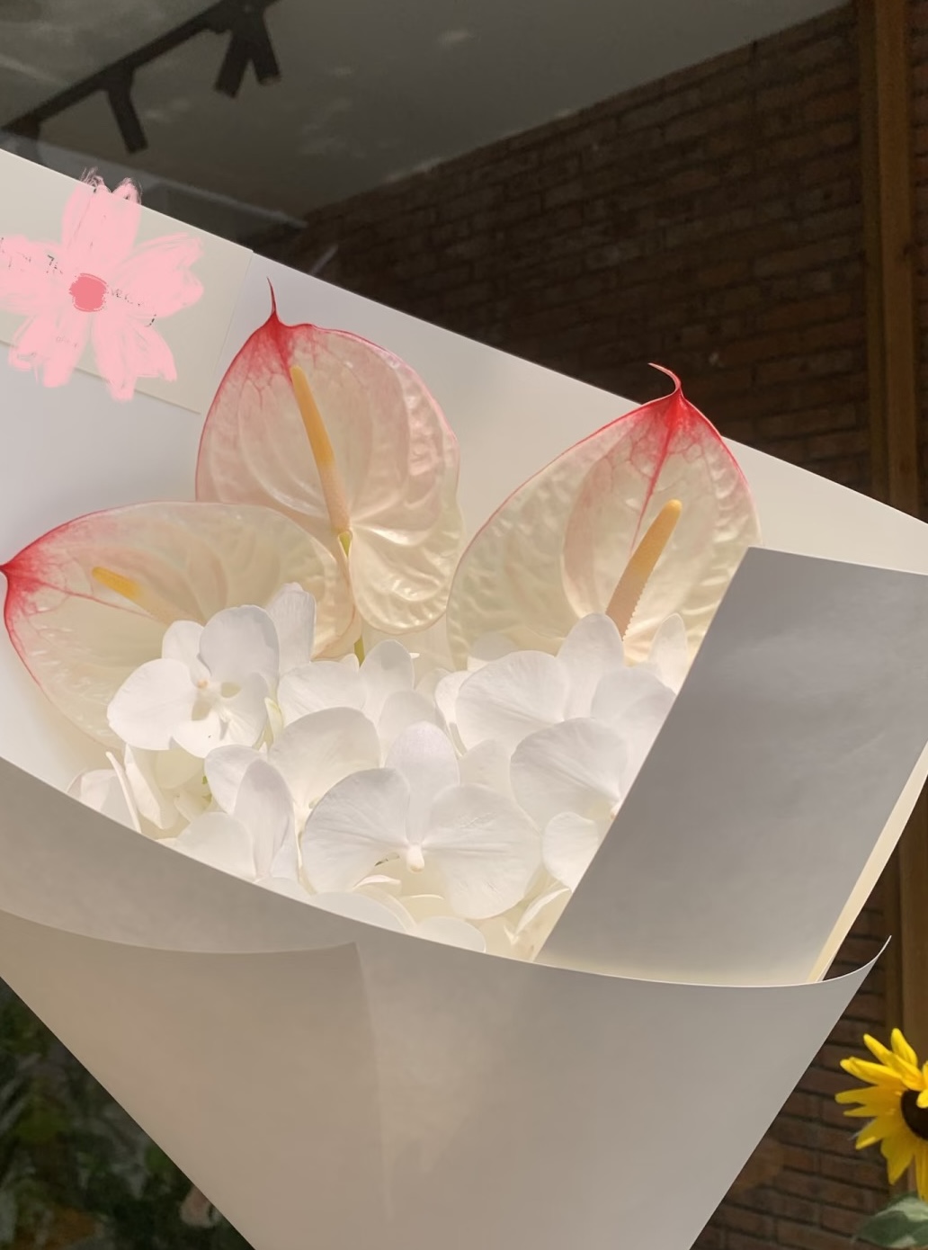 Mira Fleur signature gift floral — bouquet, mira palette