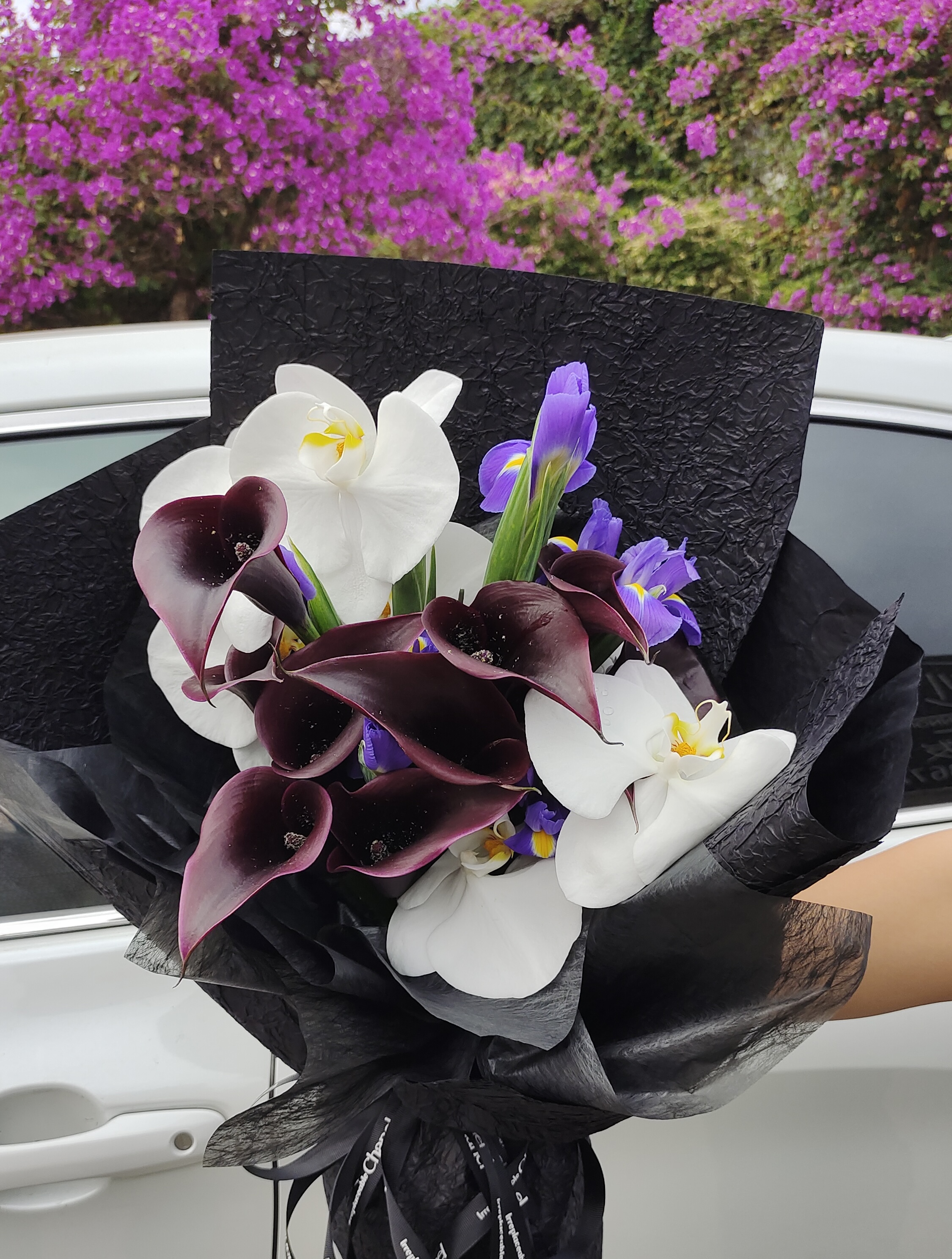 Mira Fleur signature gift floral — bouquet, mira palette