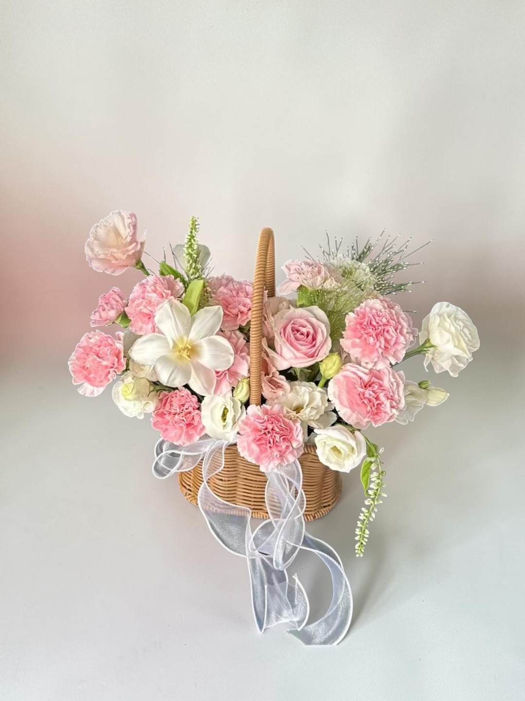 Mira Fleur signature gift floral — bouquet, mira palette